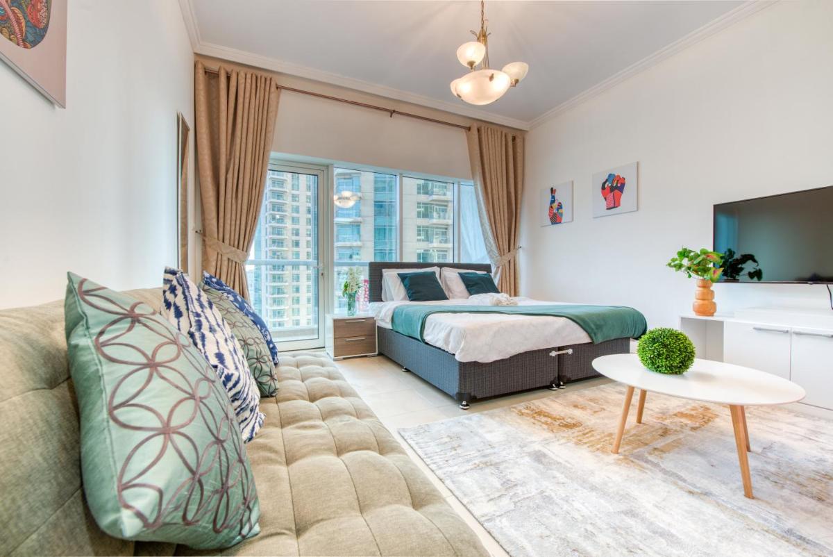 RH- Burj Al Nujoom, Downtown, Cozy Studio near Dubai Mall