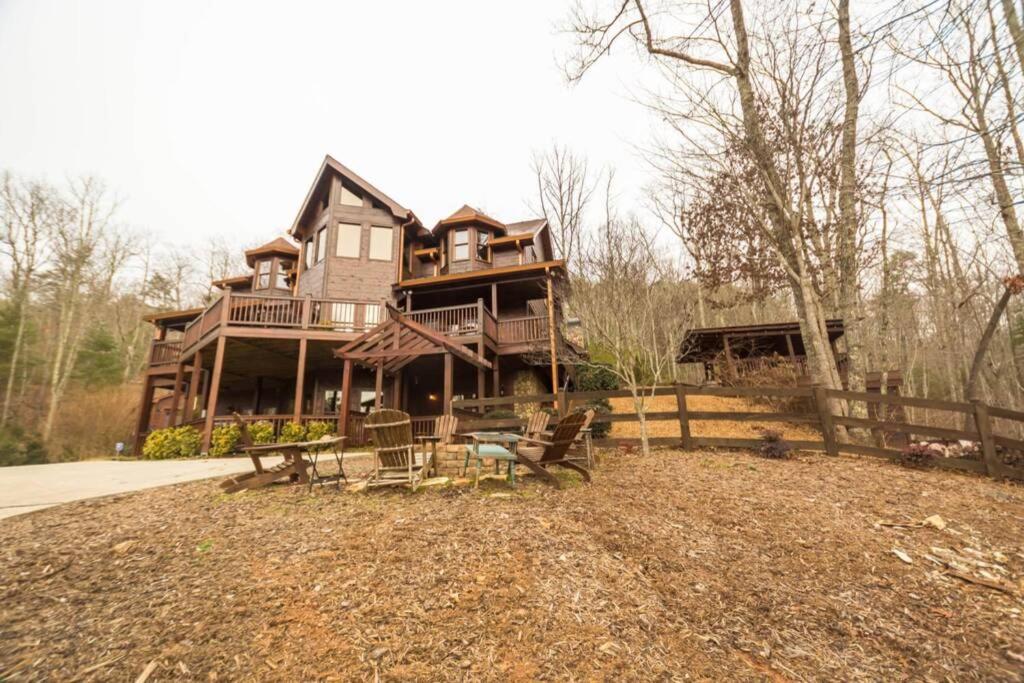 Secluded Cabin near Downtown Blue Ridge view 2