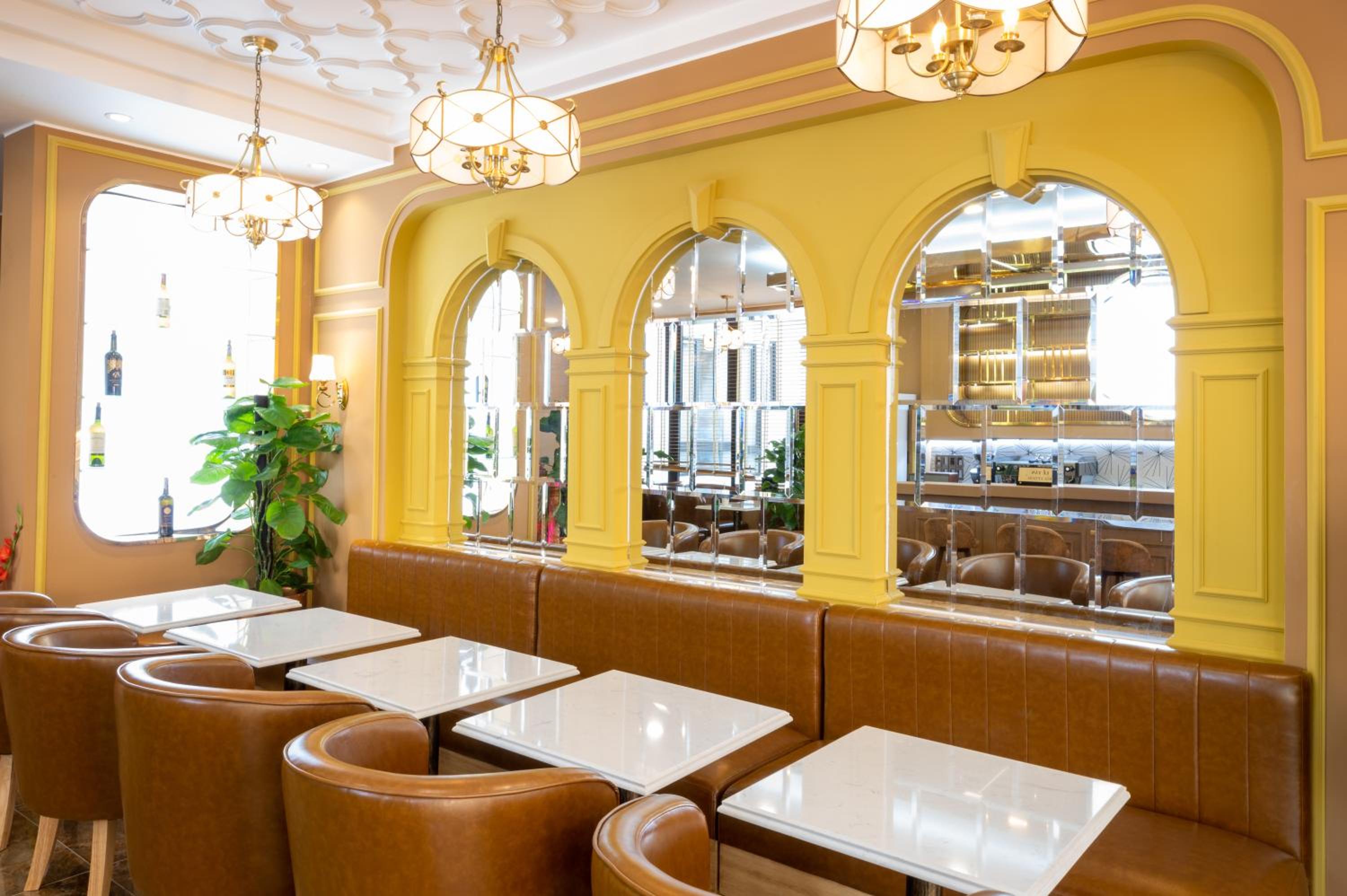 La Fleur Premium Central Apartment Hotel