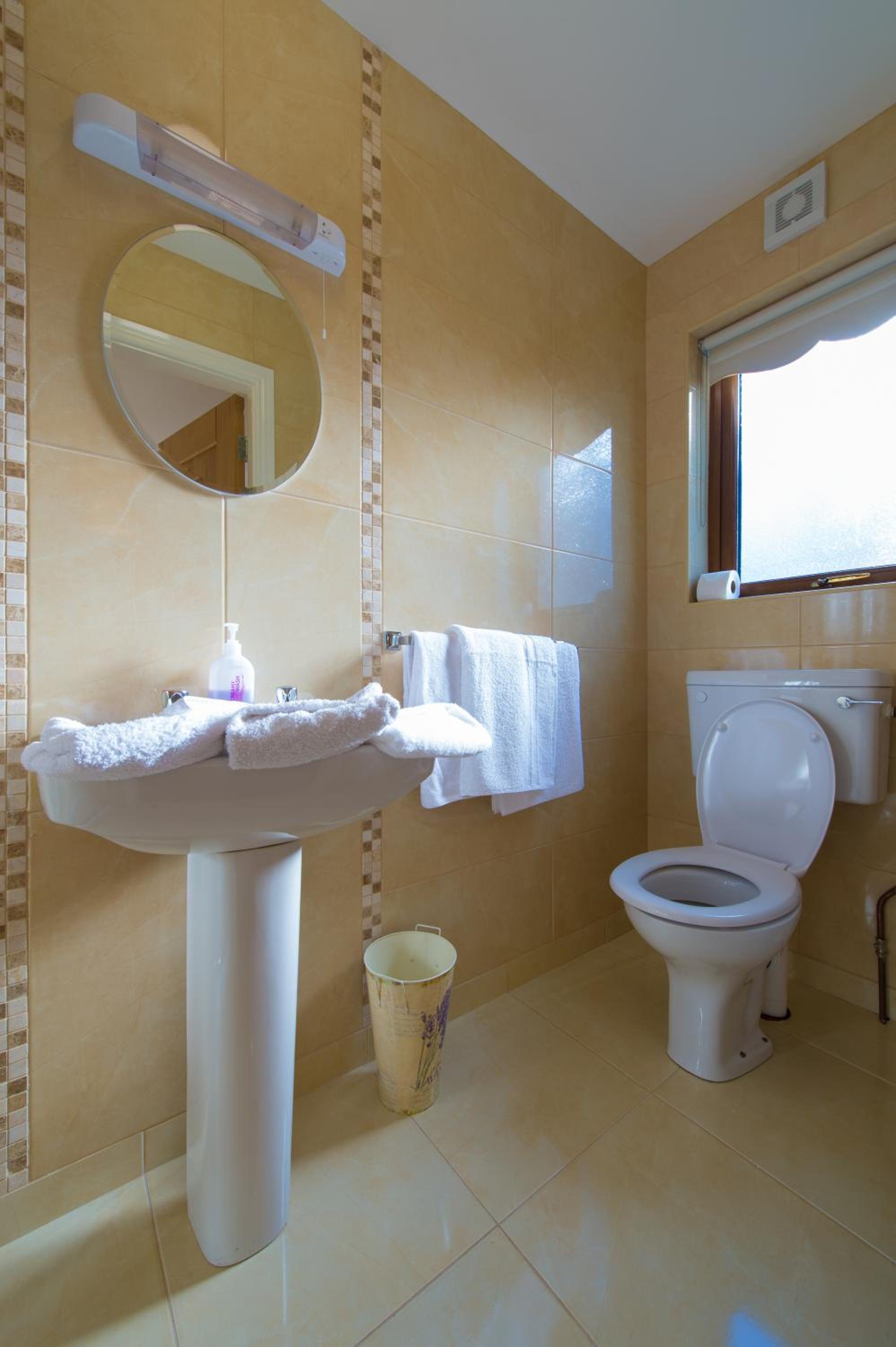 Aisleigh Guest House