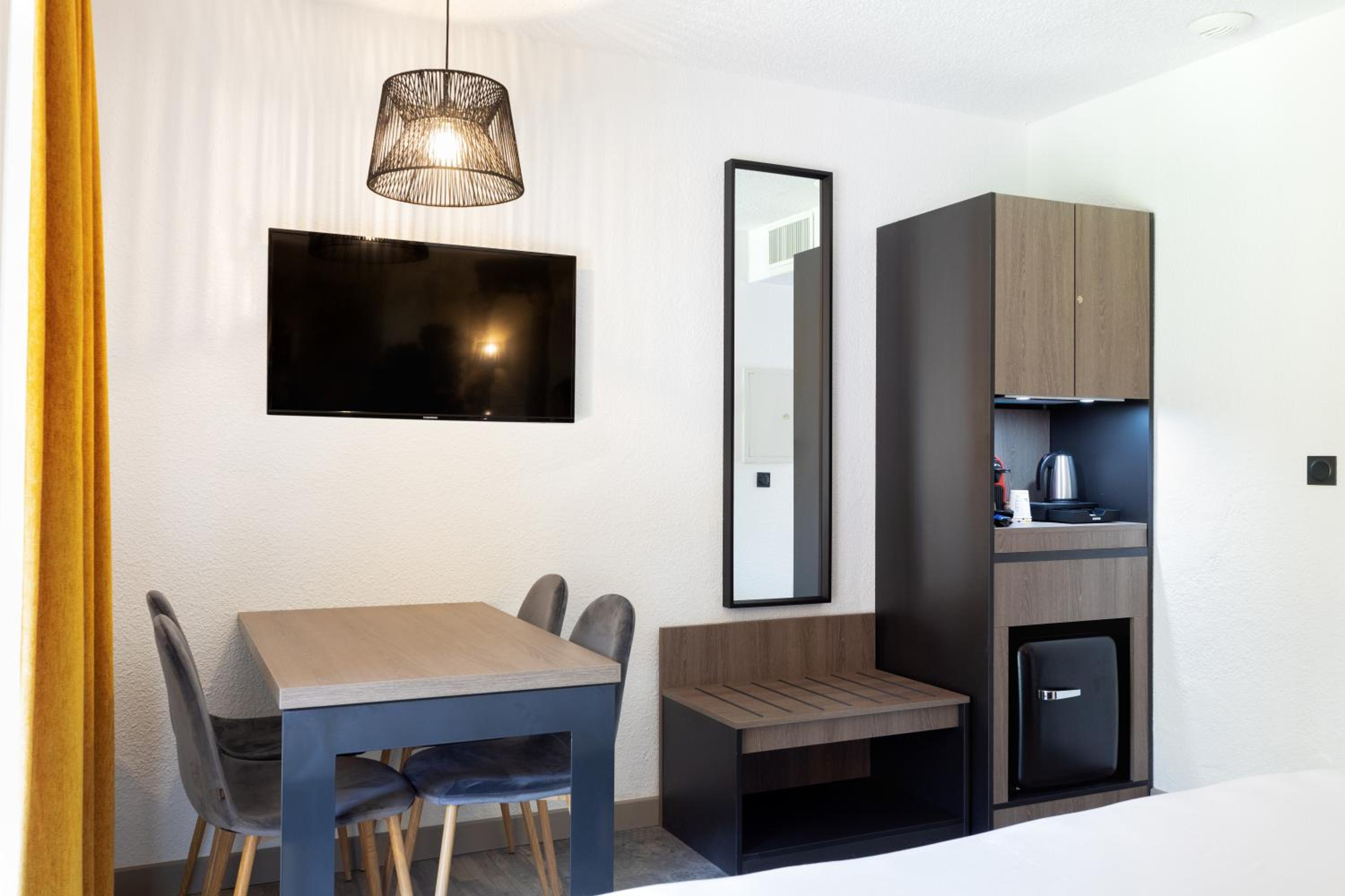 Arles Vacations - SOWELL HOTELS L'Olivier - Property Image 37