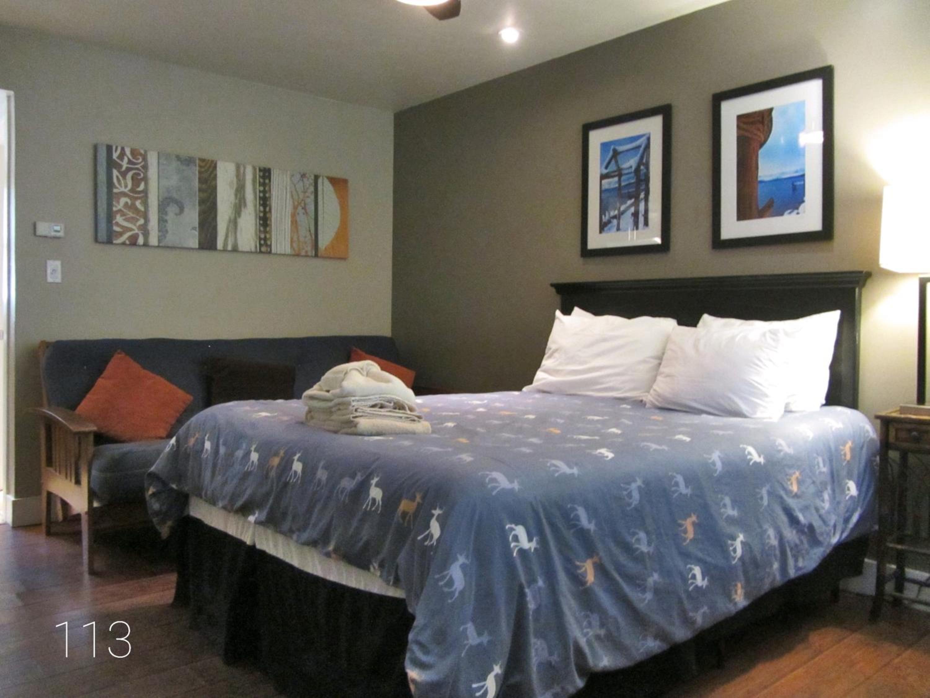 Gondola Lodge with 5-dollar Beach Voucher