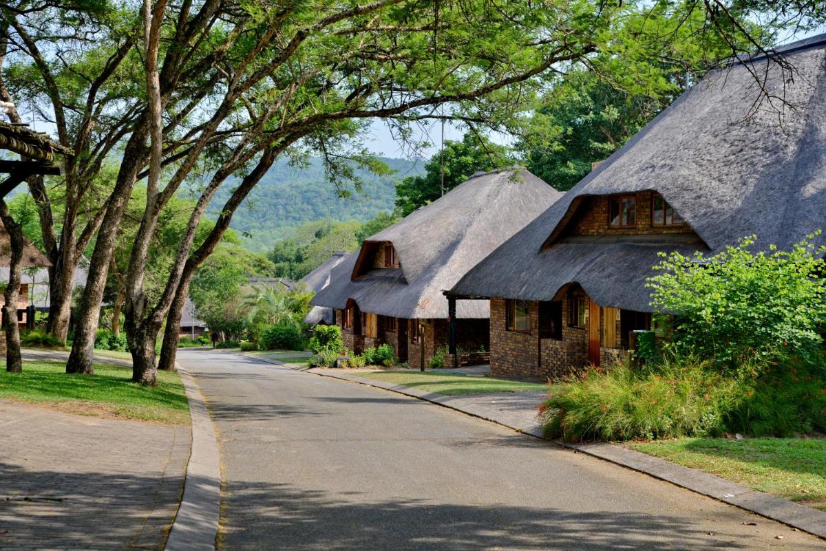 Hazyview Vacations - Cambalala - Private Villa - in Kruger Park Lodge - Serviced Daily, Free Wi-Fi - Property Image 29
