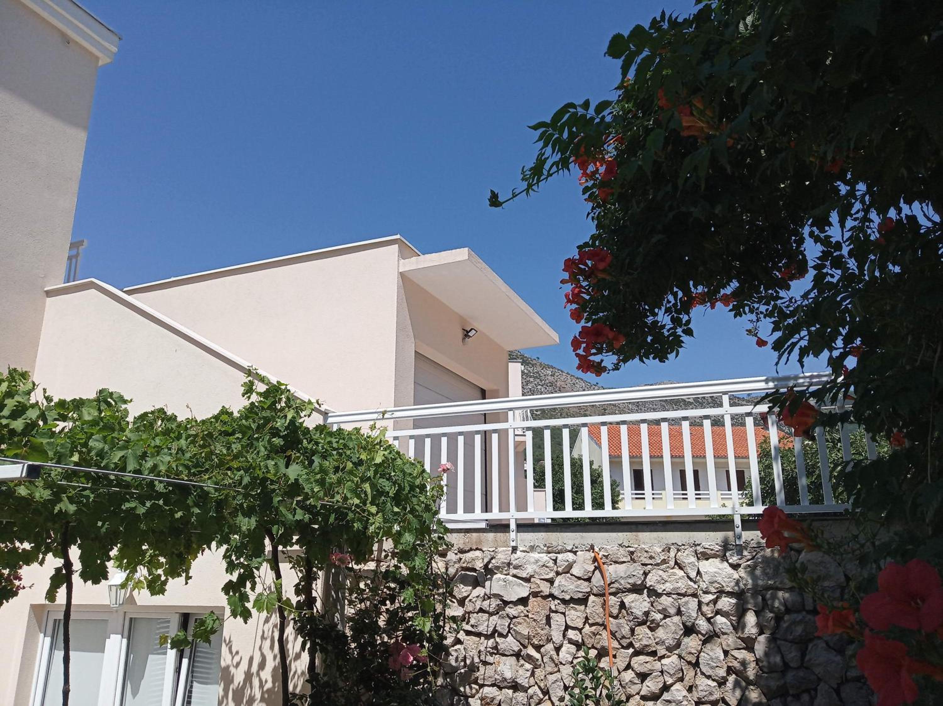 Apartments Marina - perfect for couples, parking