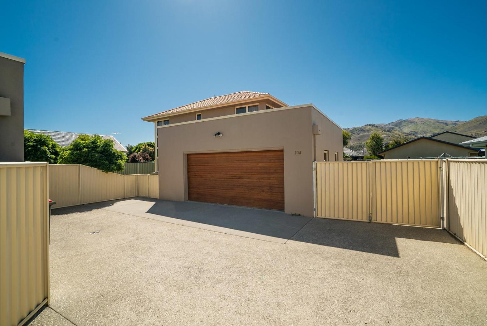 Southern Belle - Cromwell Holiday Home view 3