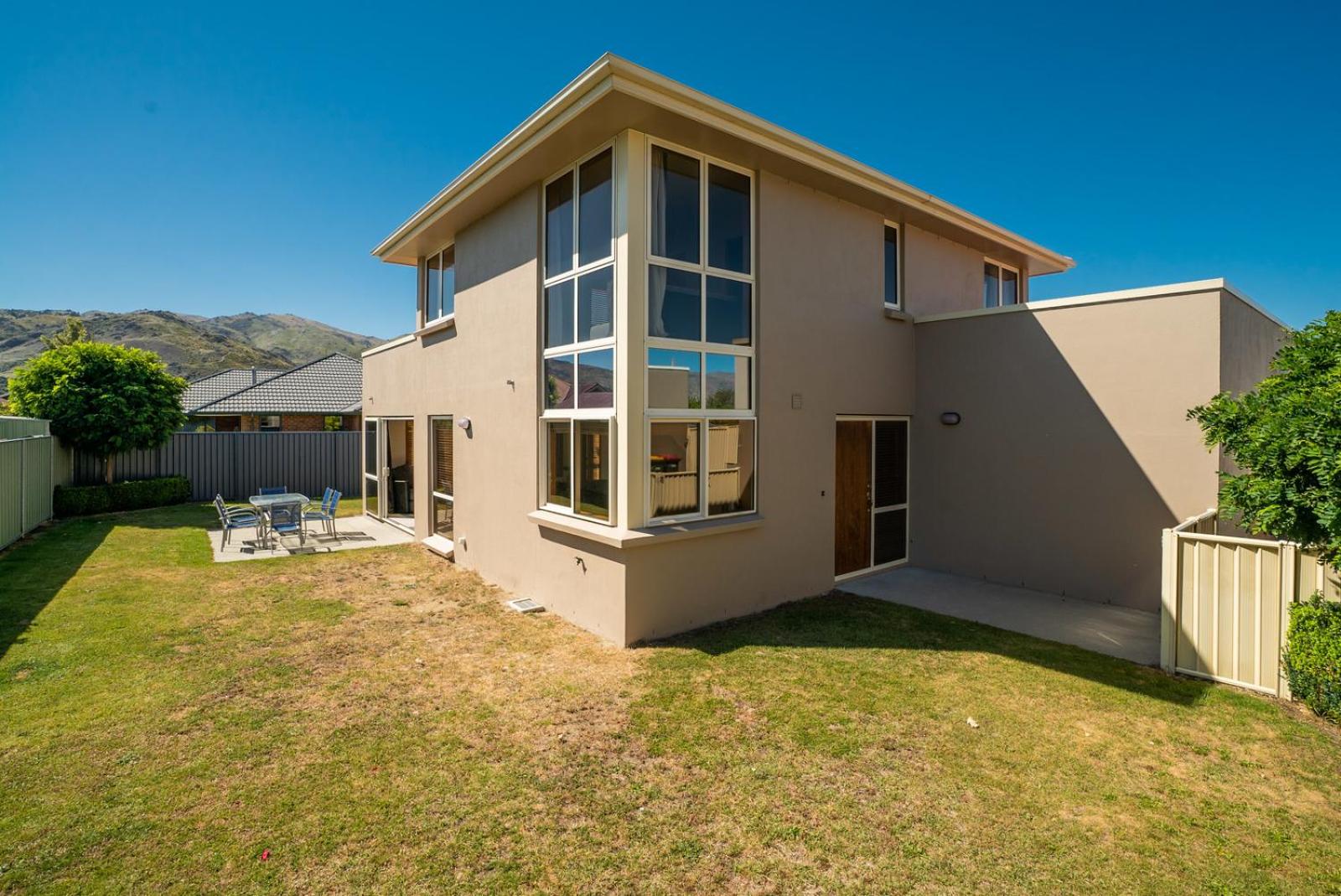 Southern Belle - Cromwell Holiday Home view 5
