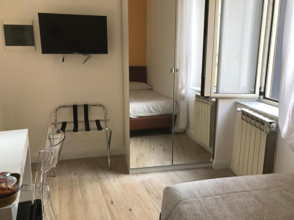 agorà singola con bagno privato adiacente