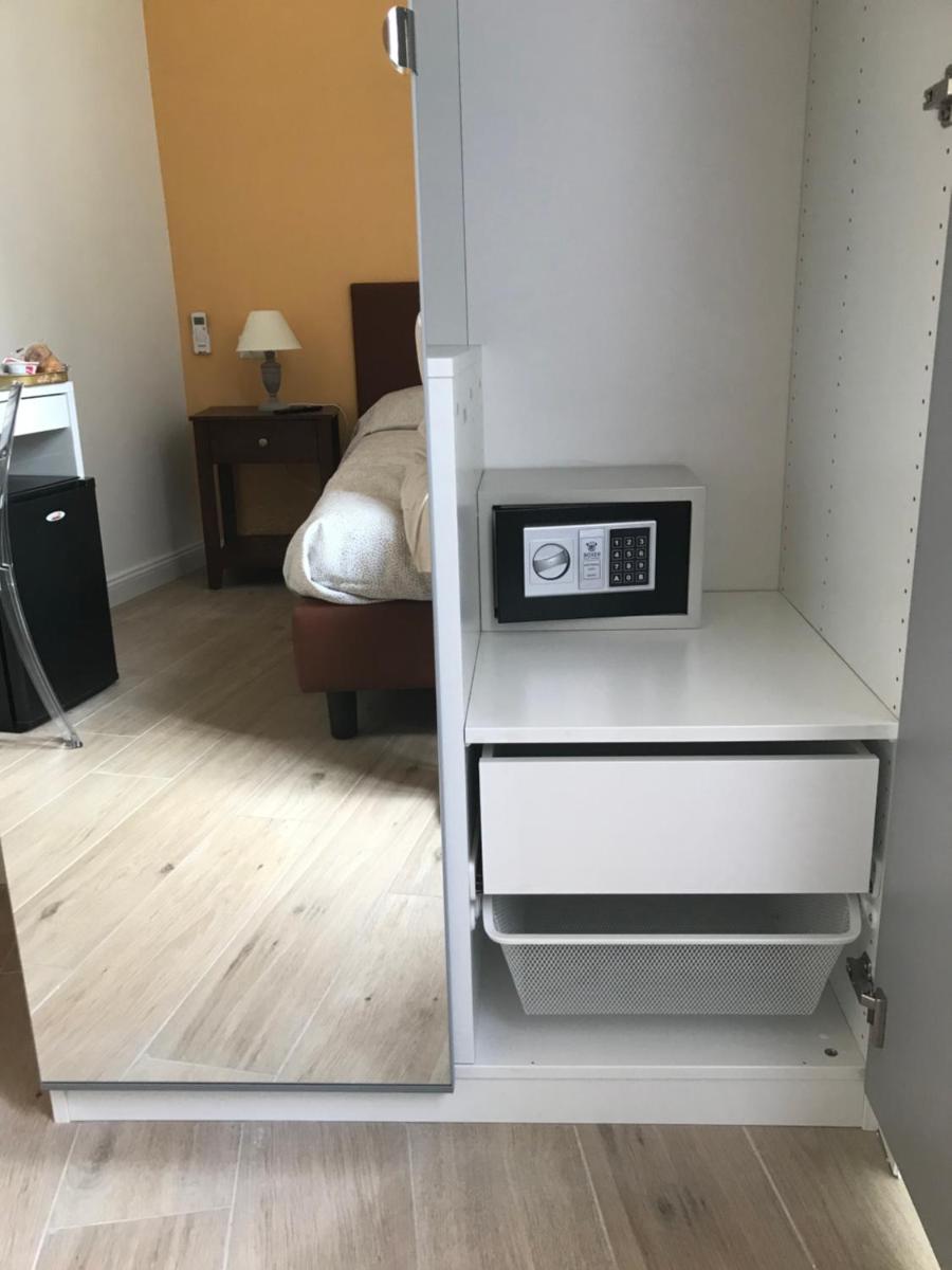 agorà singola con bagno privato adiacente