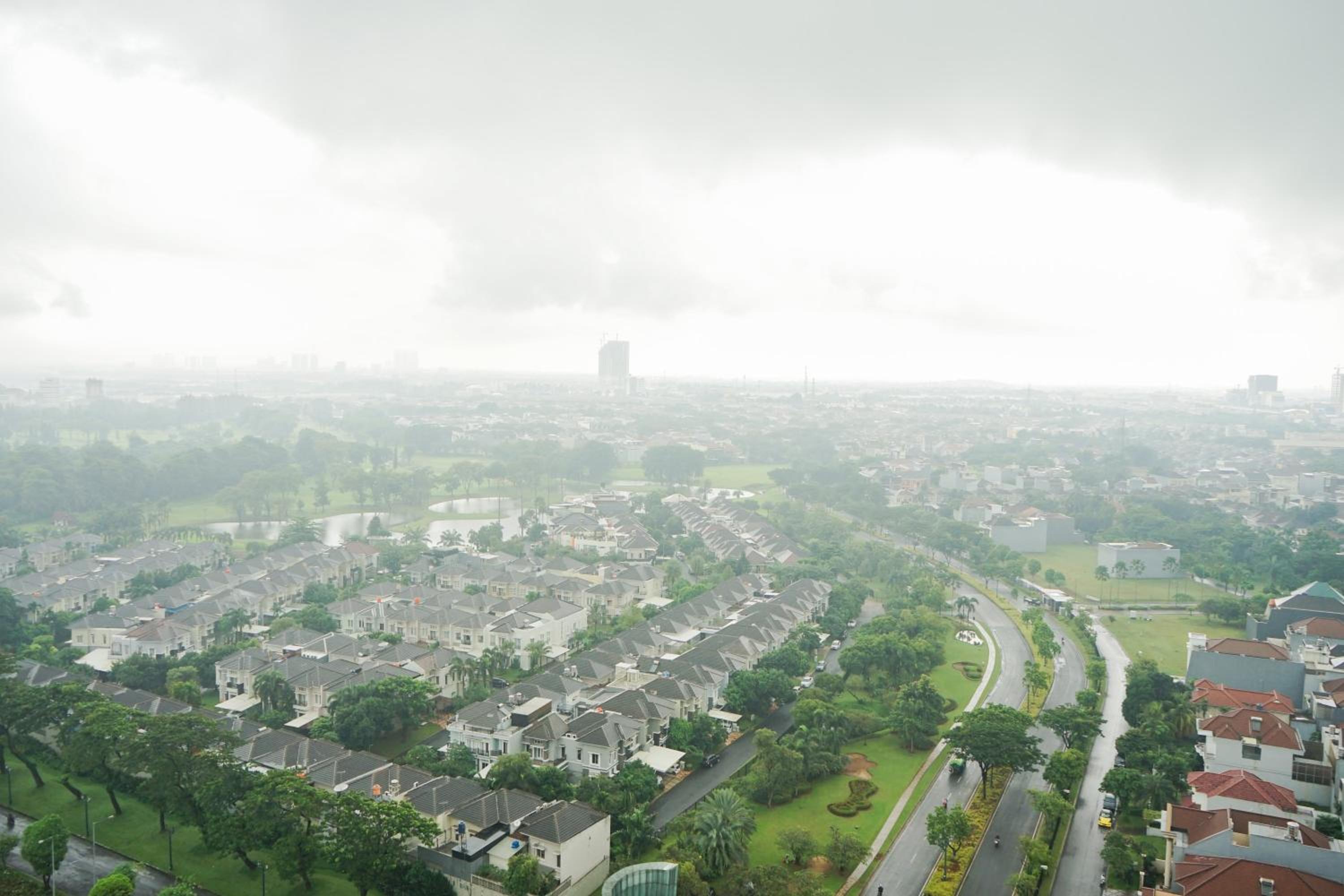 Comfort and Spacious 2BR Apartment M-Town Residence By Travelio view 5