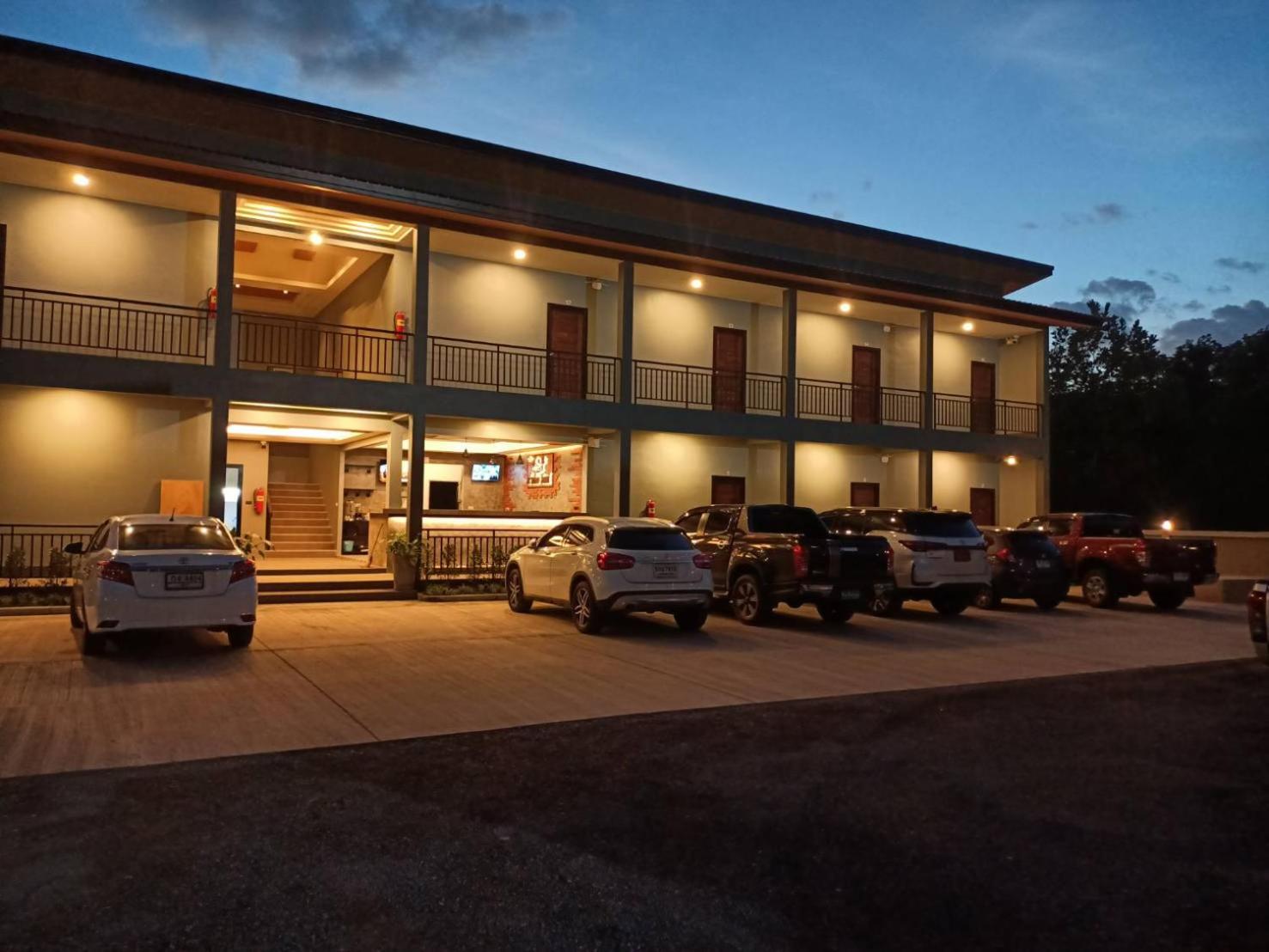 Hotel น้ำเค็มอินน์ Namkhem Inn - Image 1