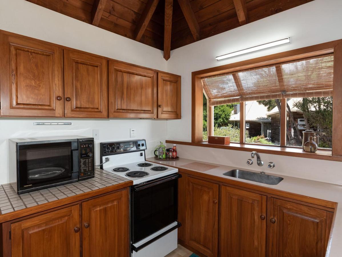 Te Maiki Escape - Russell Holiday Home view 4