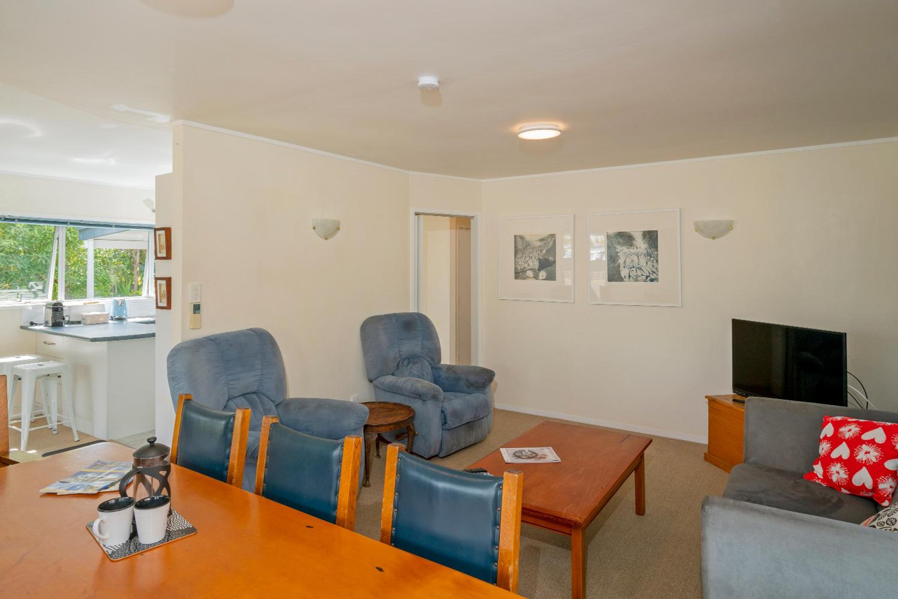 Park Drive - Whangamata Holiday Home view 4