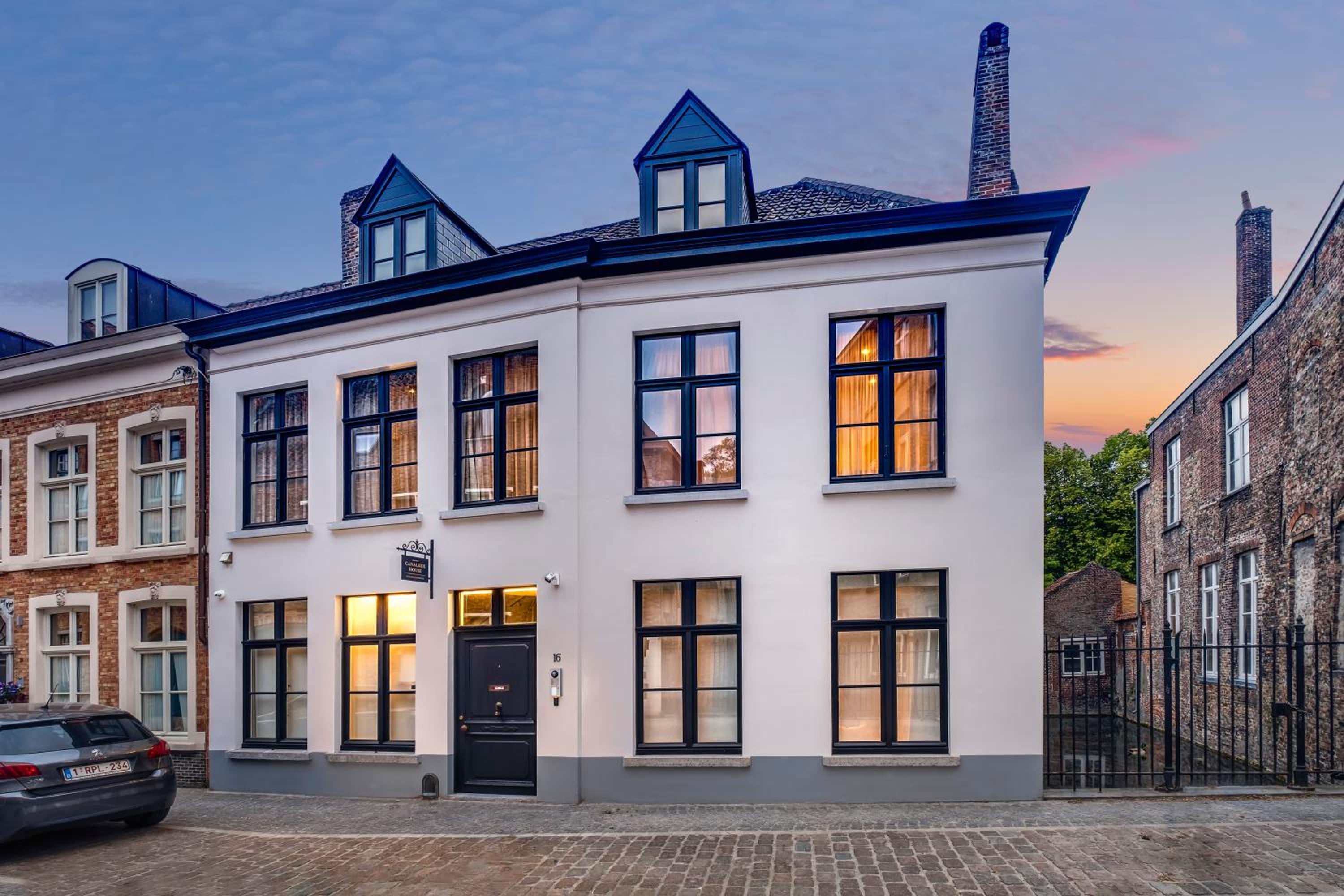 Canalside House - Luxury Guesthouse