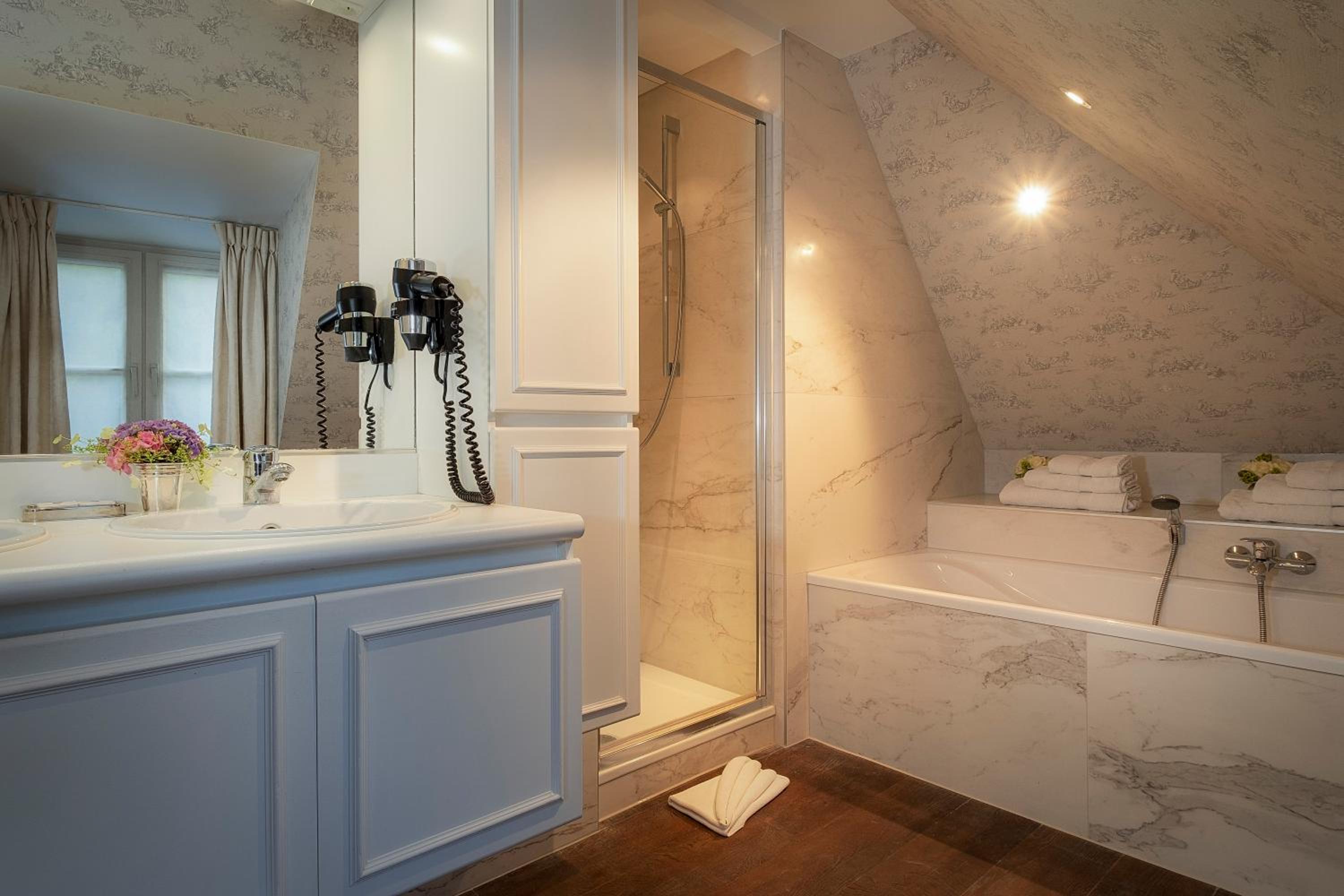 Canalside House - Luxury Guesthouse