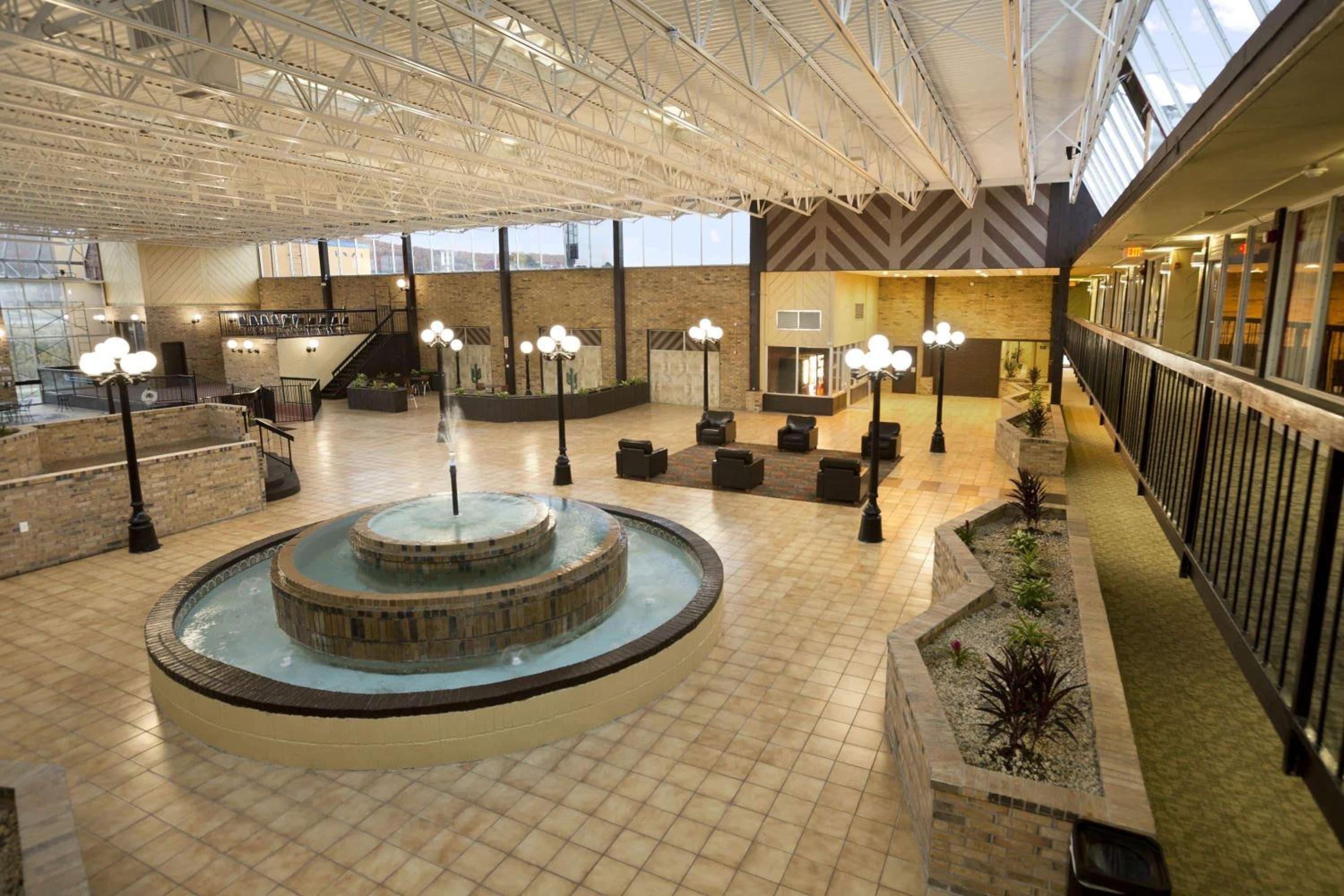 Days Inn by Wyndham Henryetta view 4