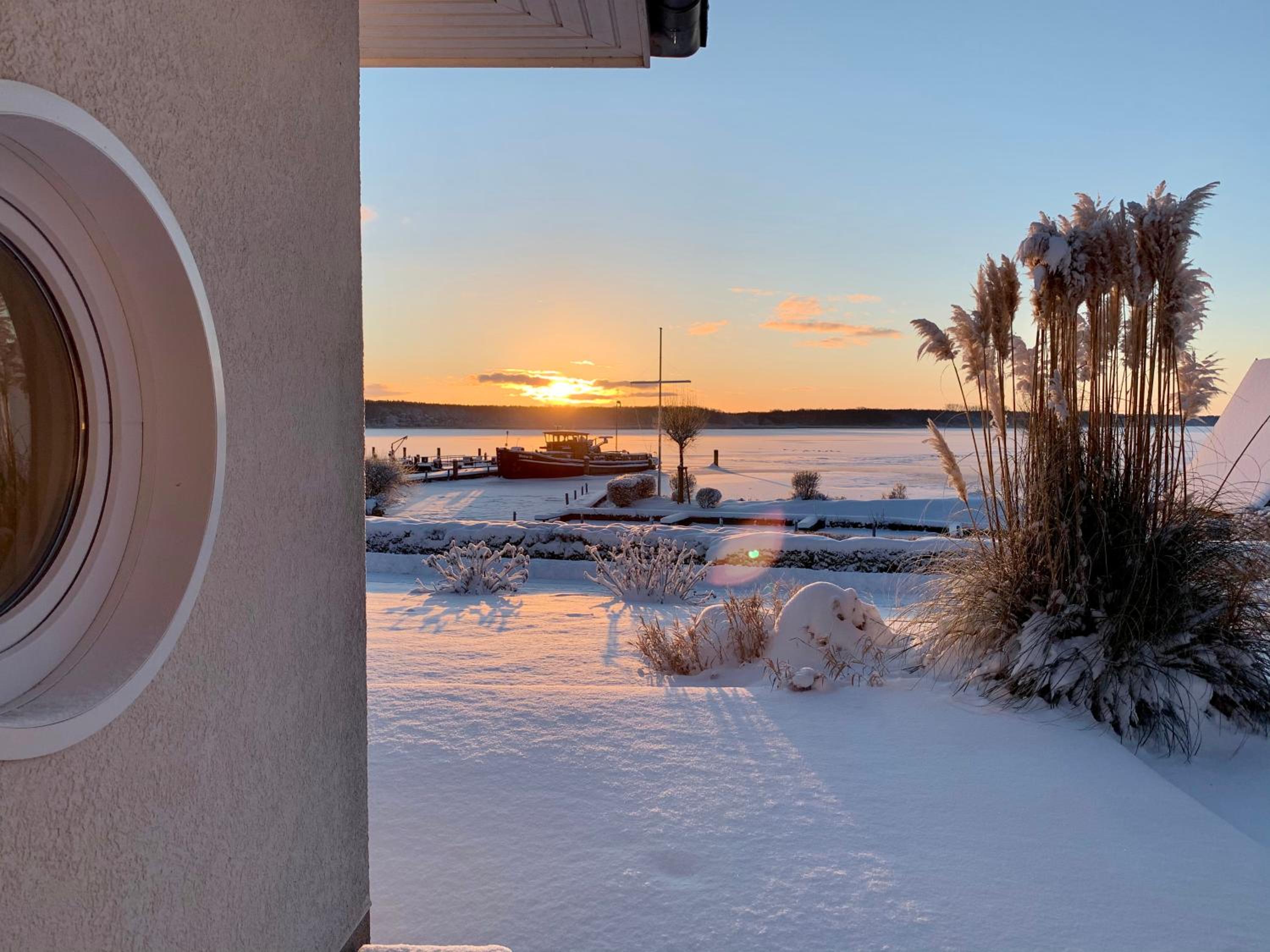 Fischerhus mit Boot,Sauna und Kamin je Seite