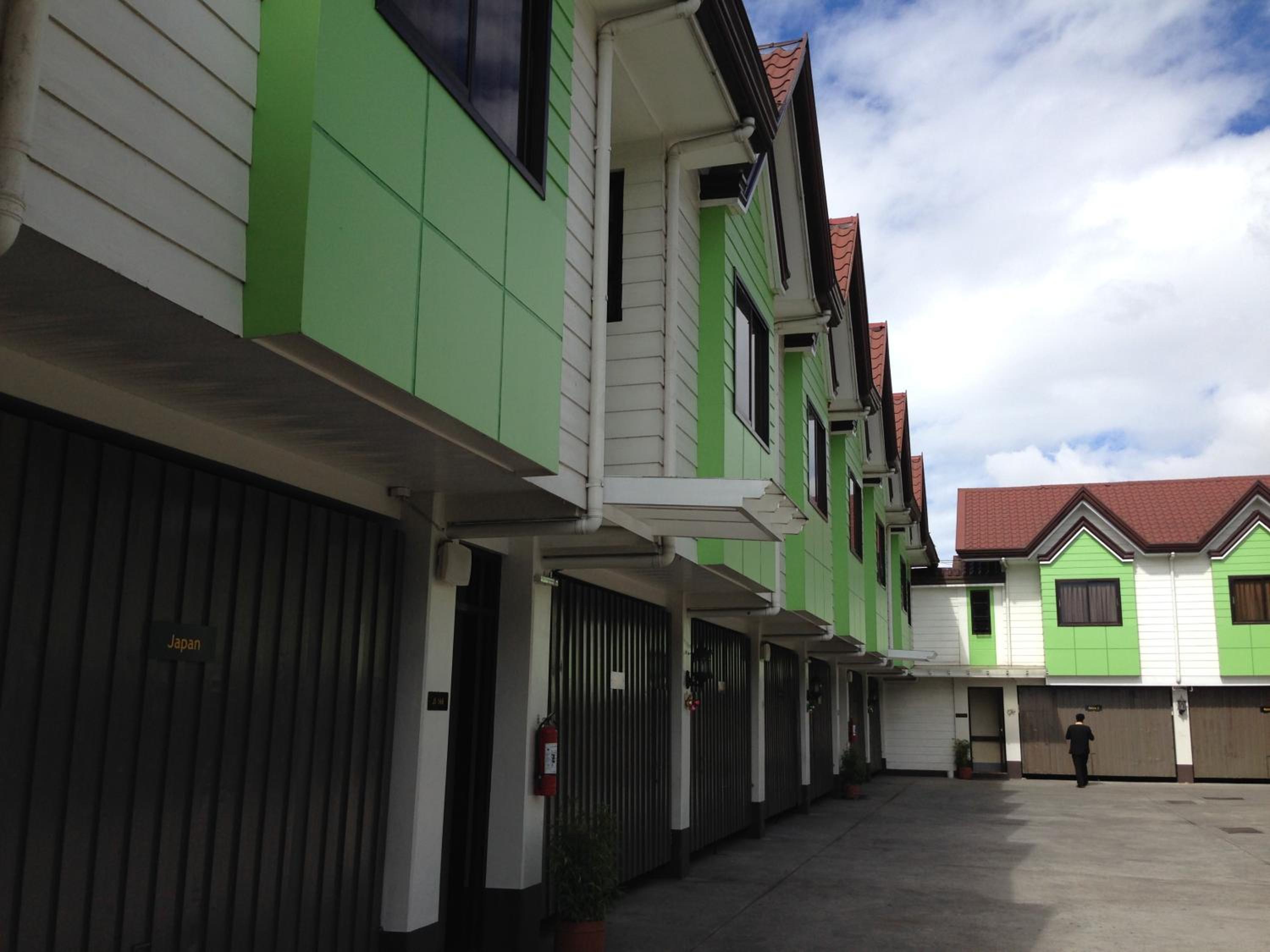 Hollywood Drive-In Hotel, Baguio - 10