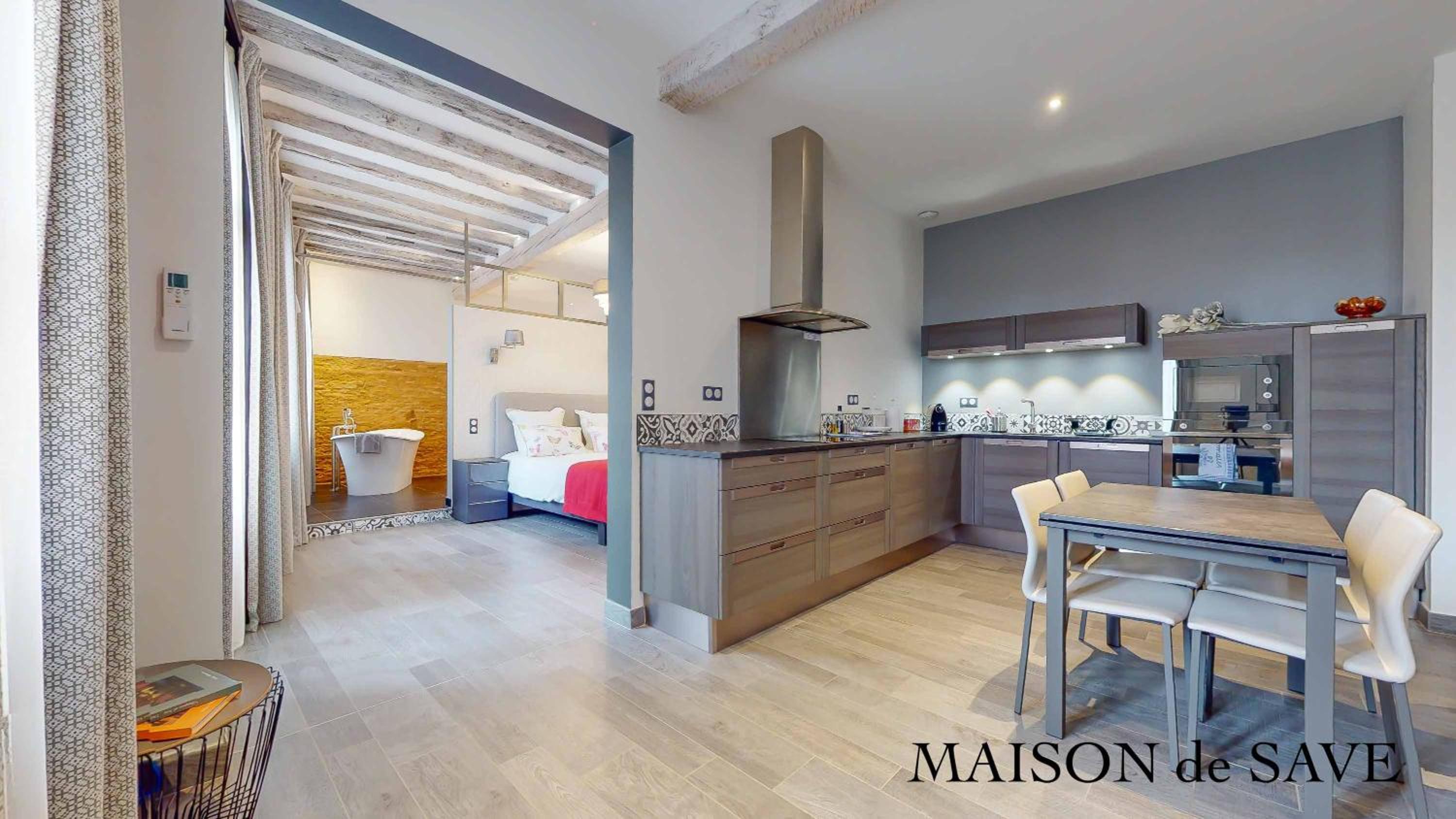 Maison de Save view 4