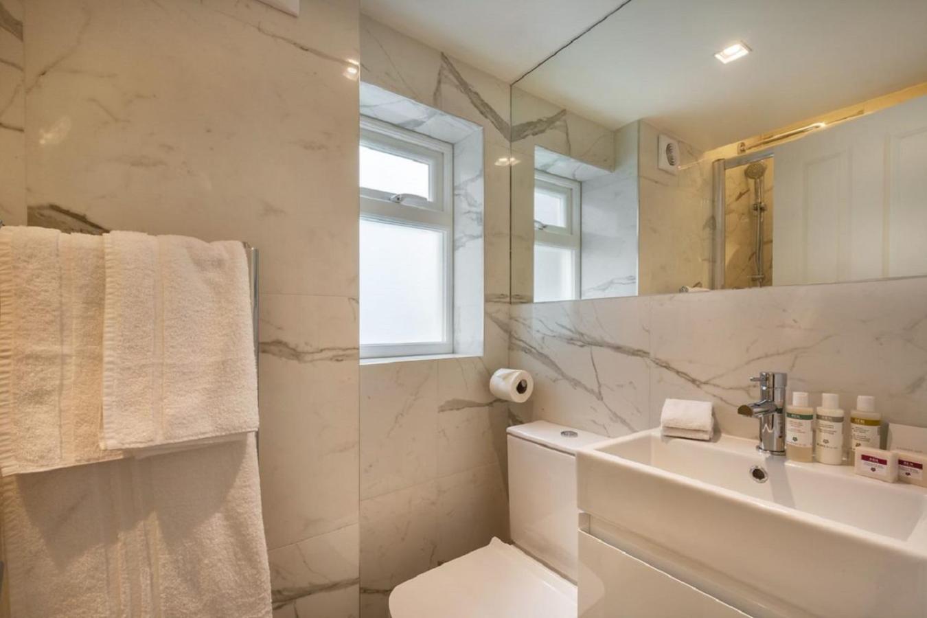 Marylebone - Wyndham Street by Viridian Apartments