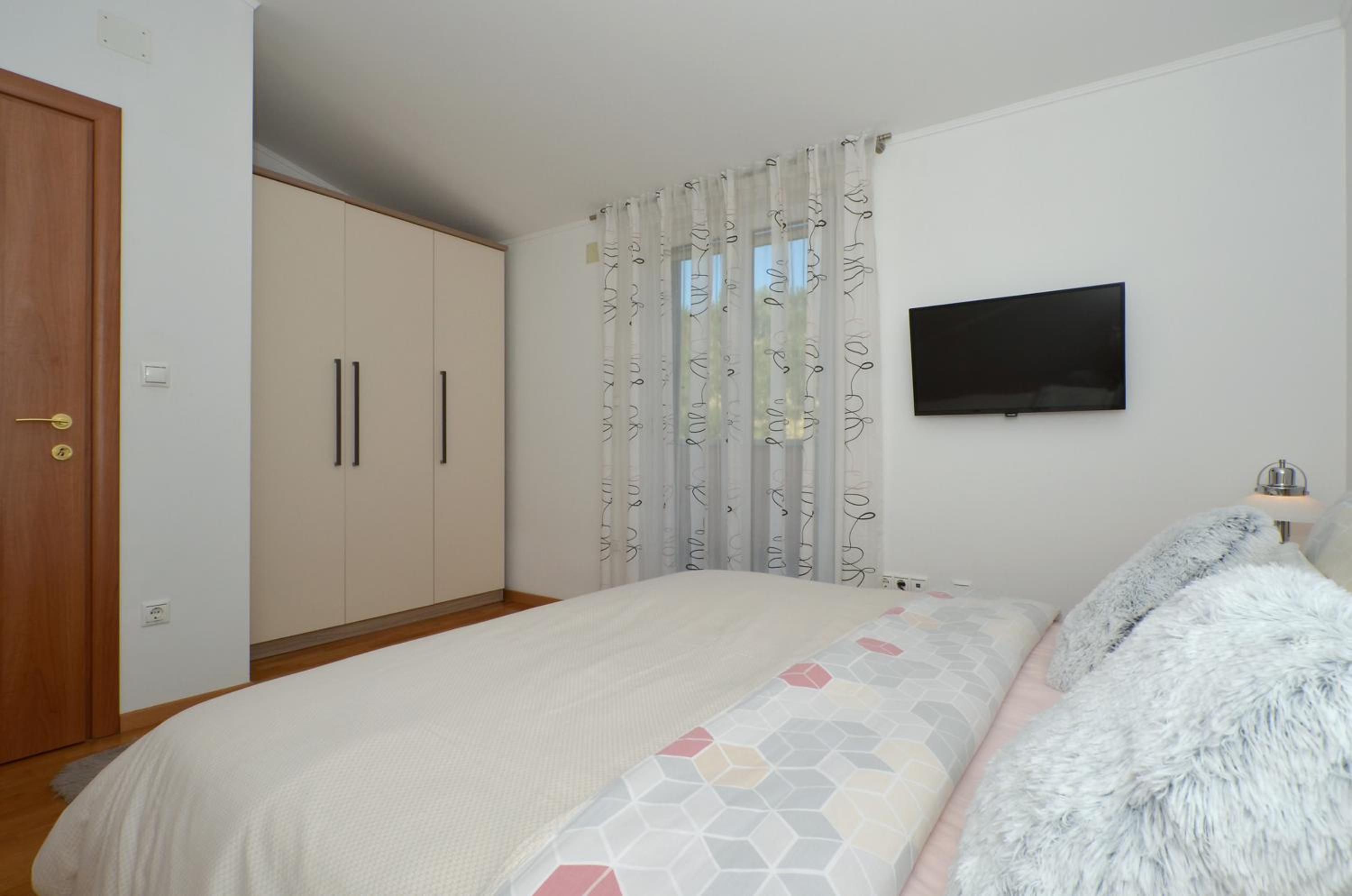 Apartmani Adela view 2