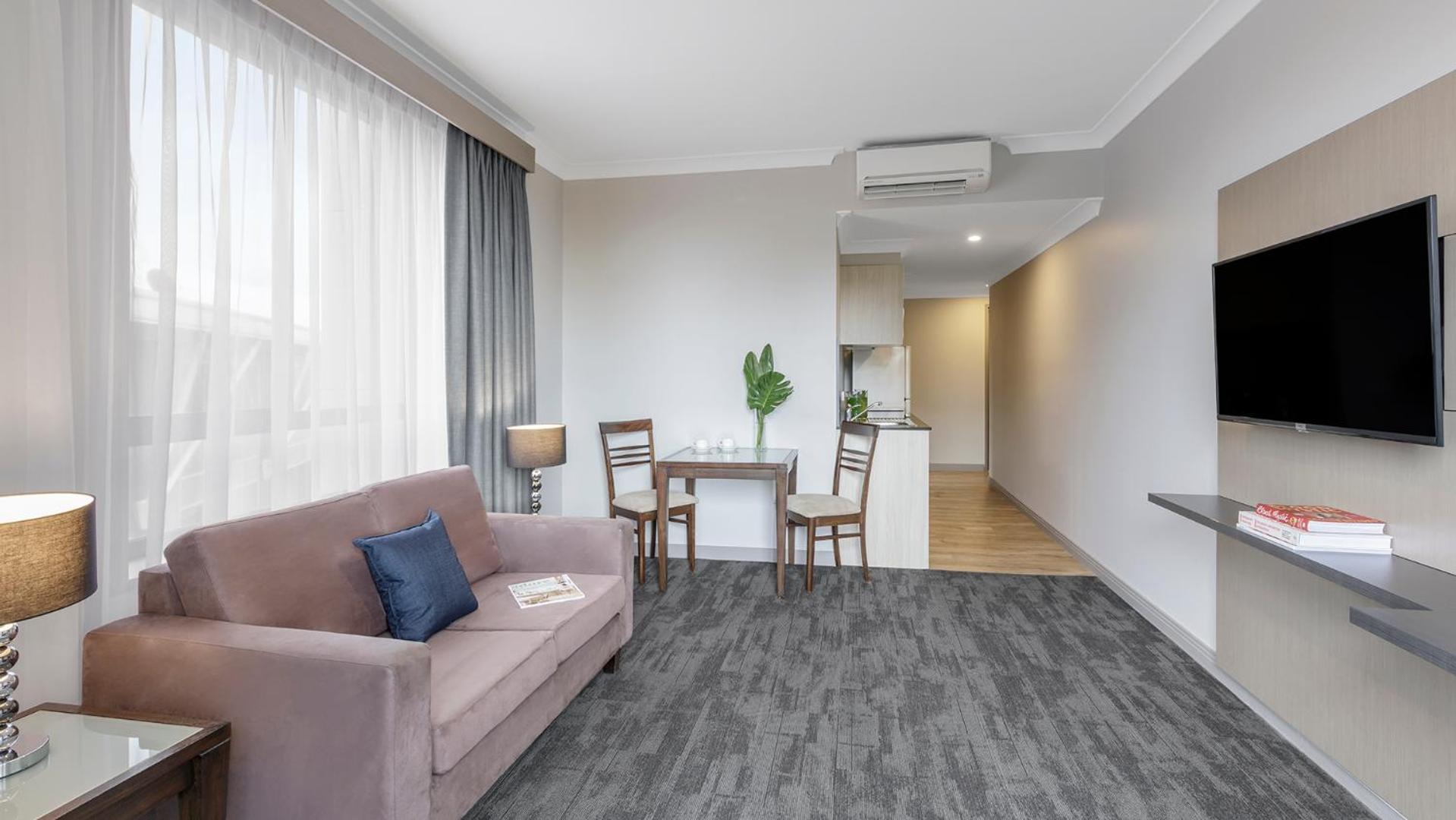 Oaks Sydney North Ryde Suites 2