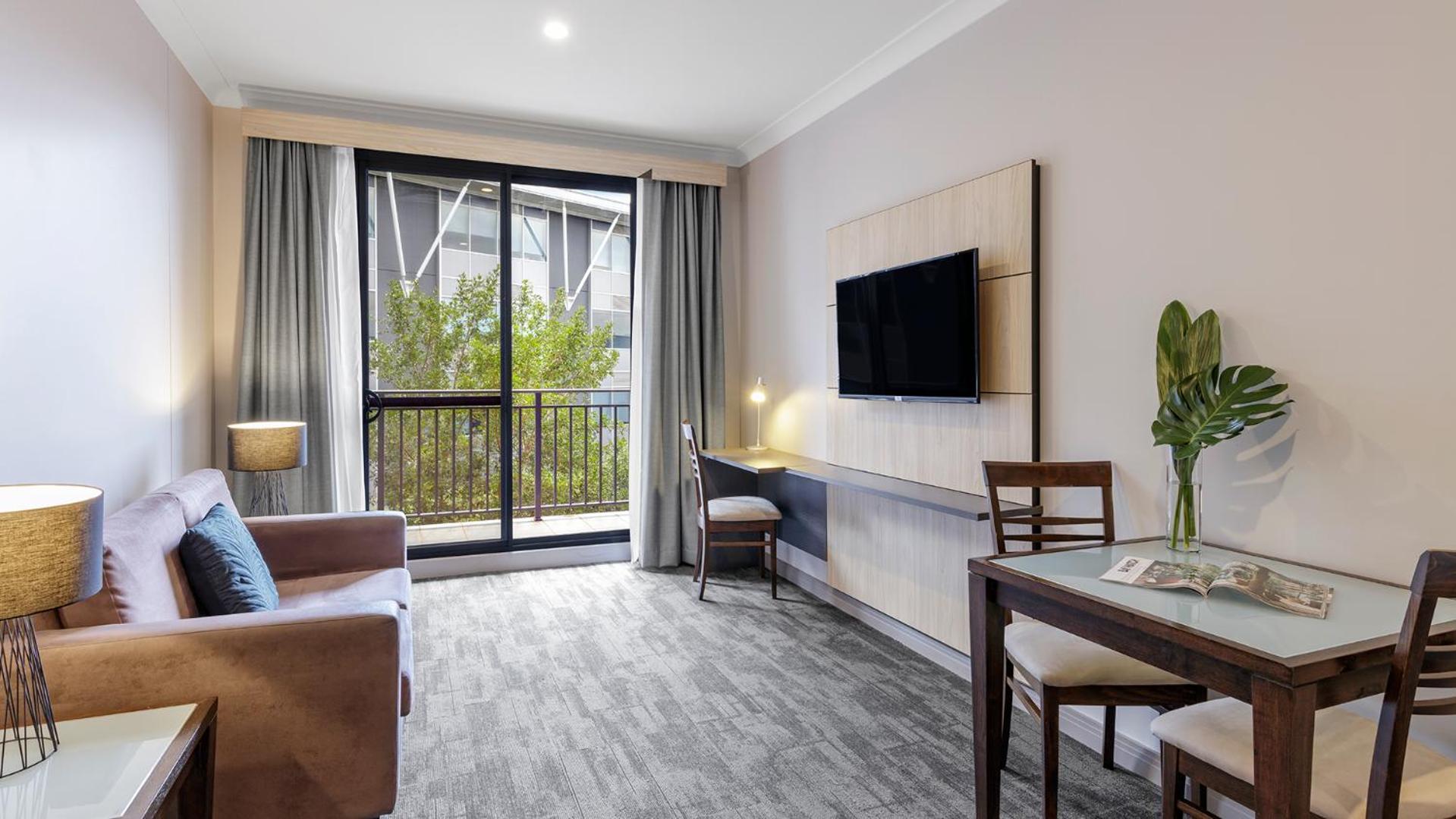 Oaks Sydney North Ryde Suites 3
