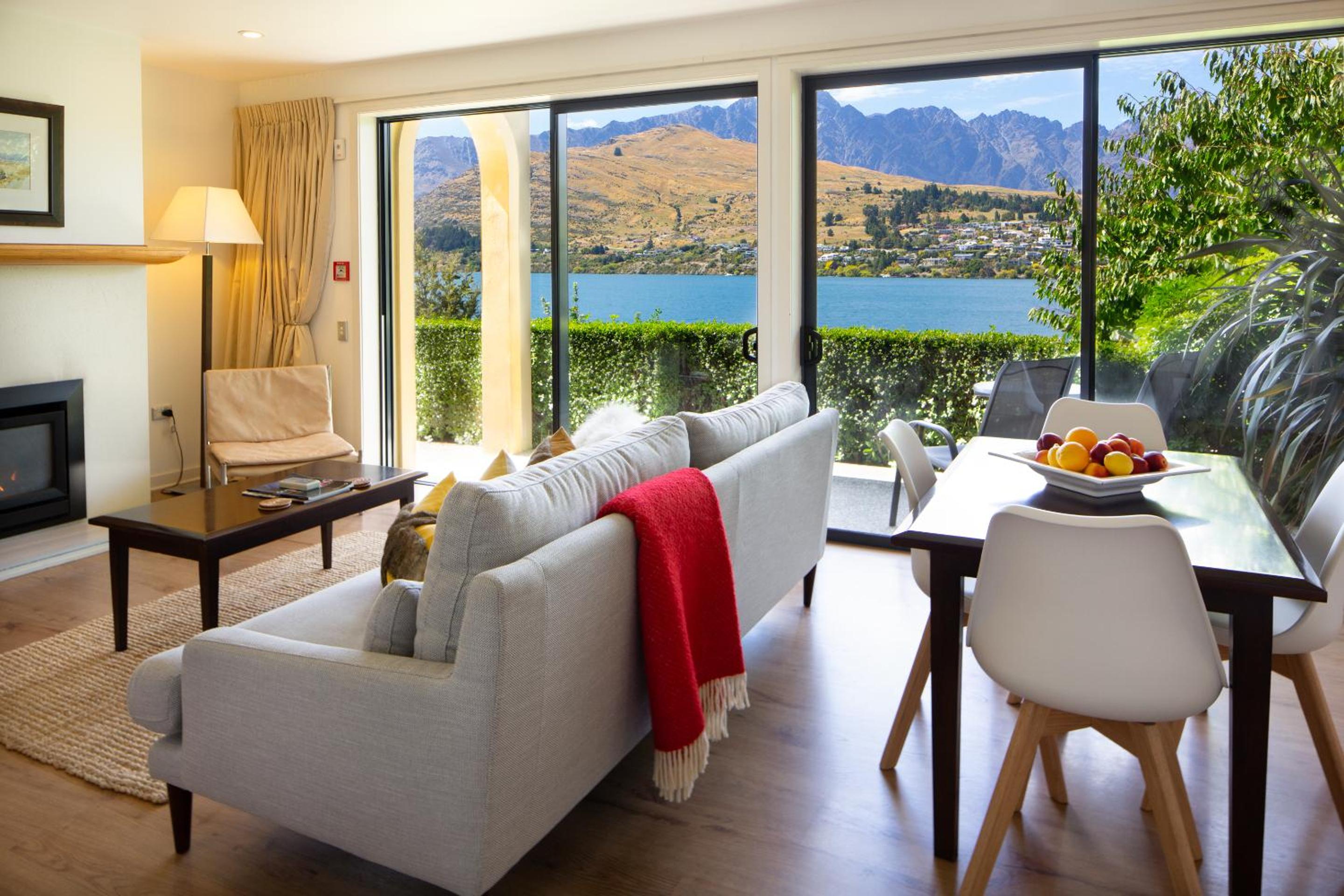 Villa Del Lago view 4
