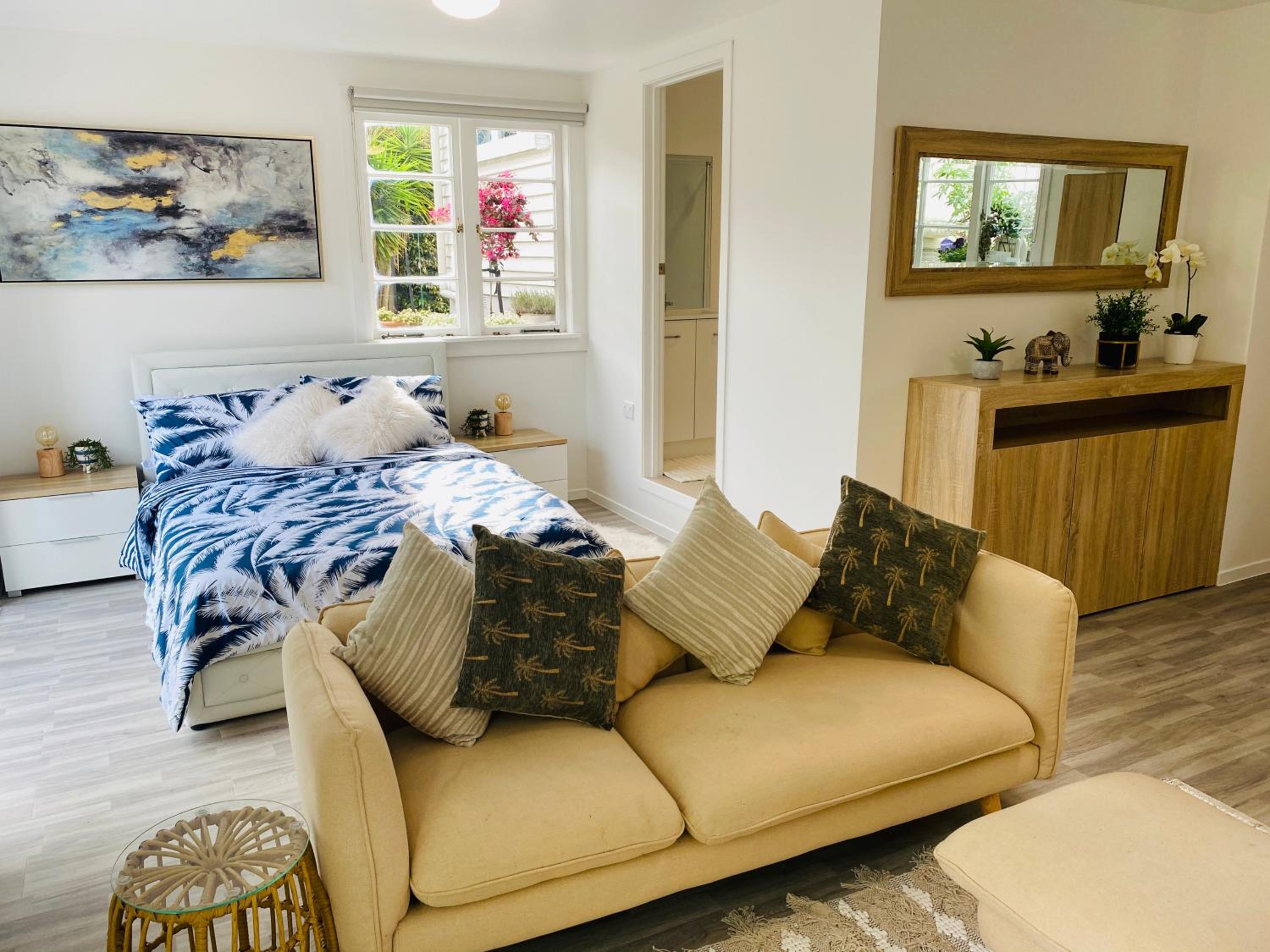 Takapuna Guest House