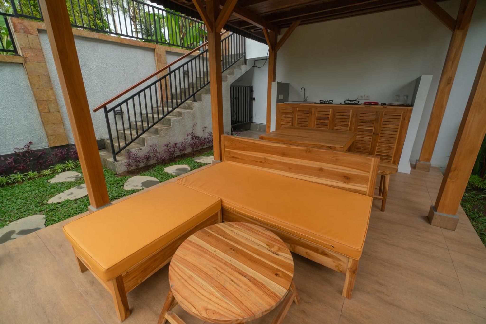 Pondok Nini Bungalow by Bukit Vista view 5