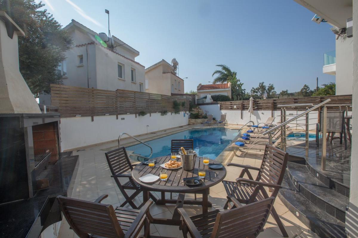 Mesogeios Villa 2 view 3
