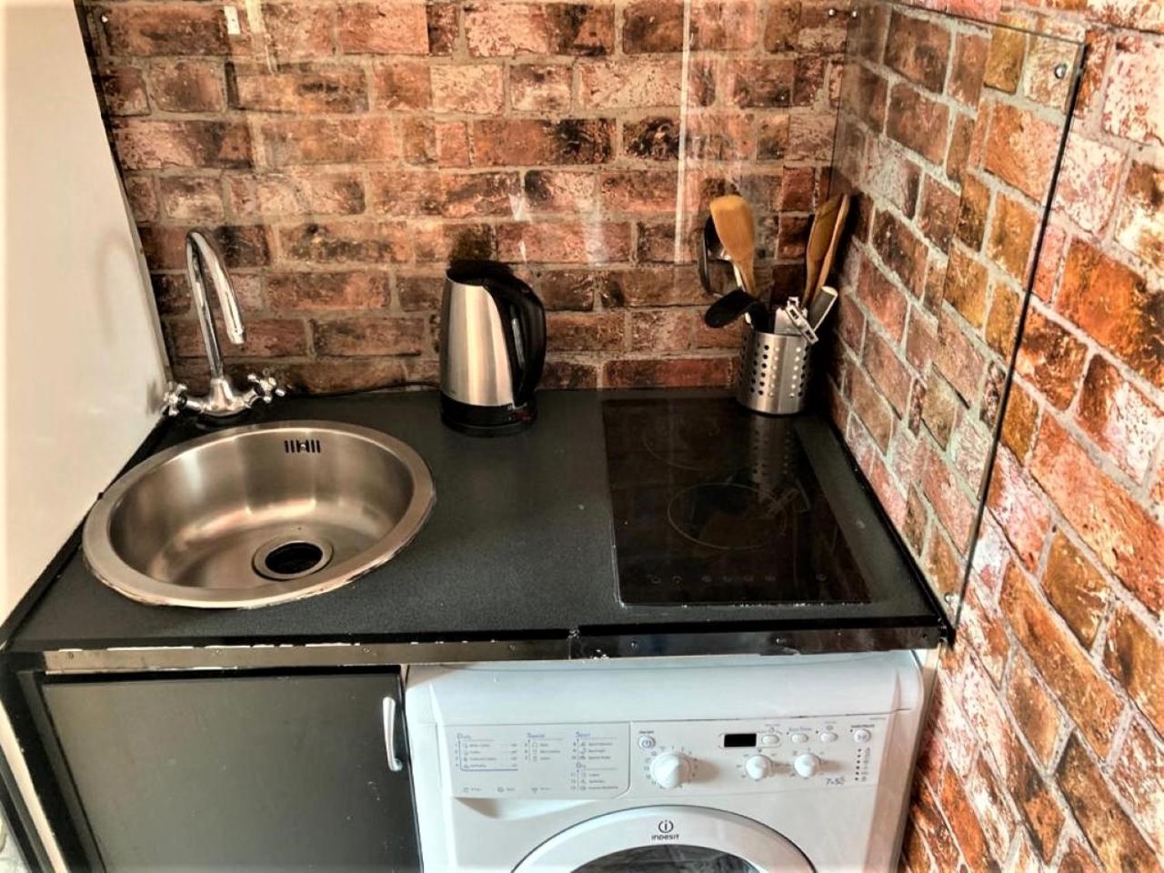 Studio flat in Paddington Central London Zone 1