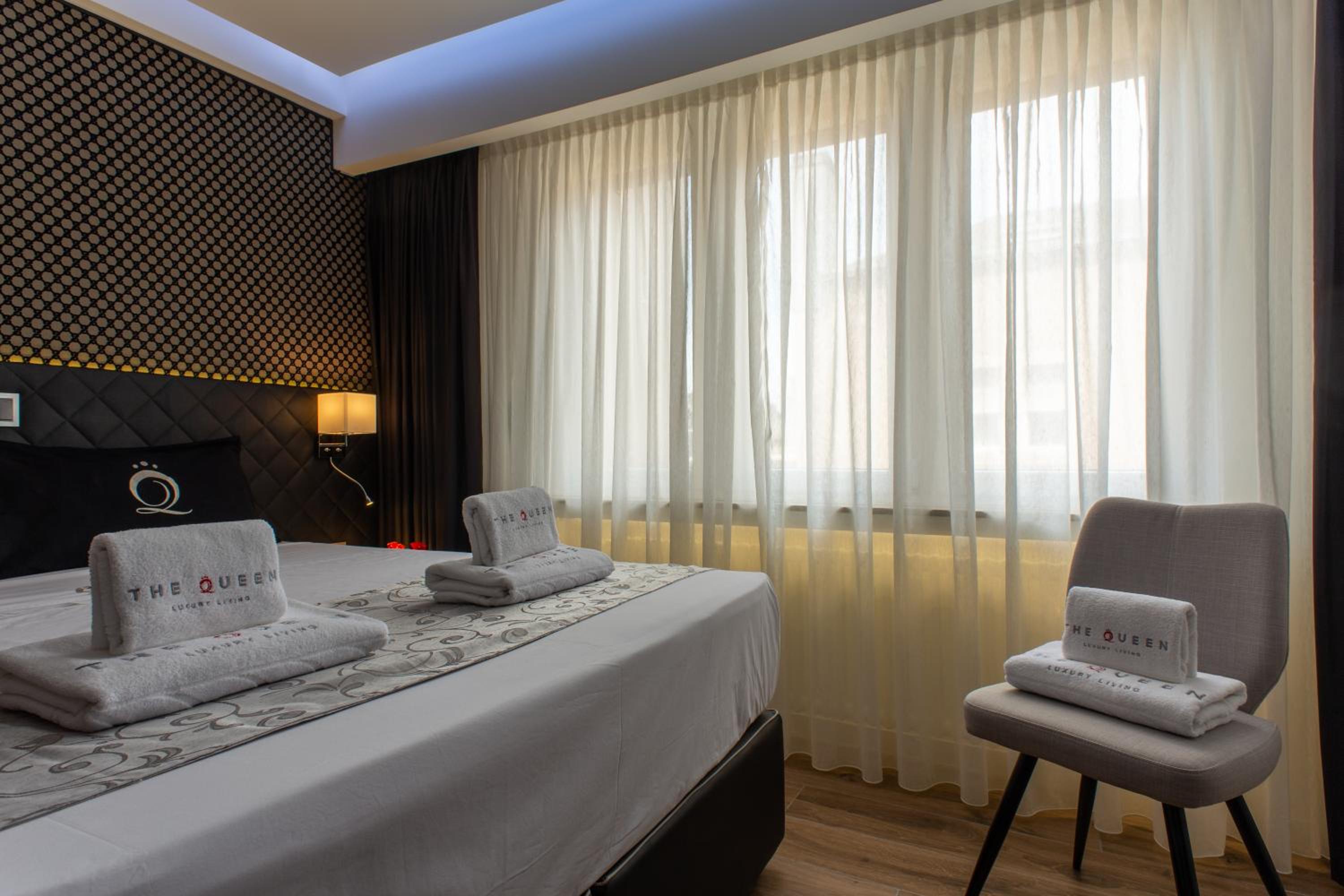 The Queen Luxury Apartments - Villa Carlotta