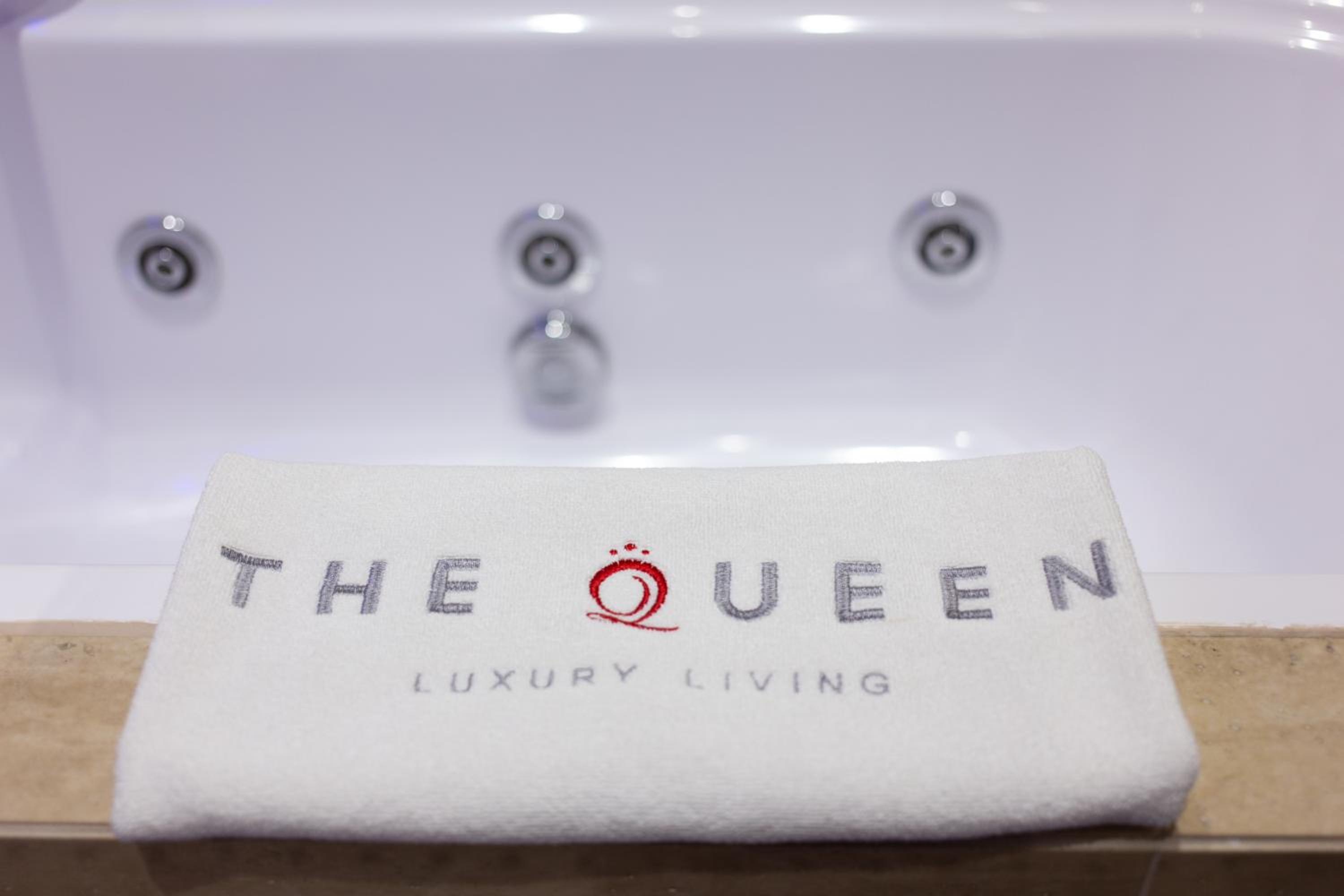 The Queen Luxury Apartments - Villa Carlotta