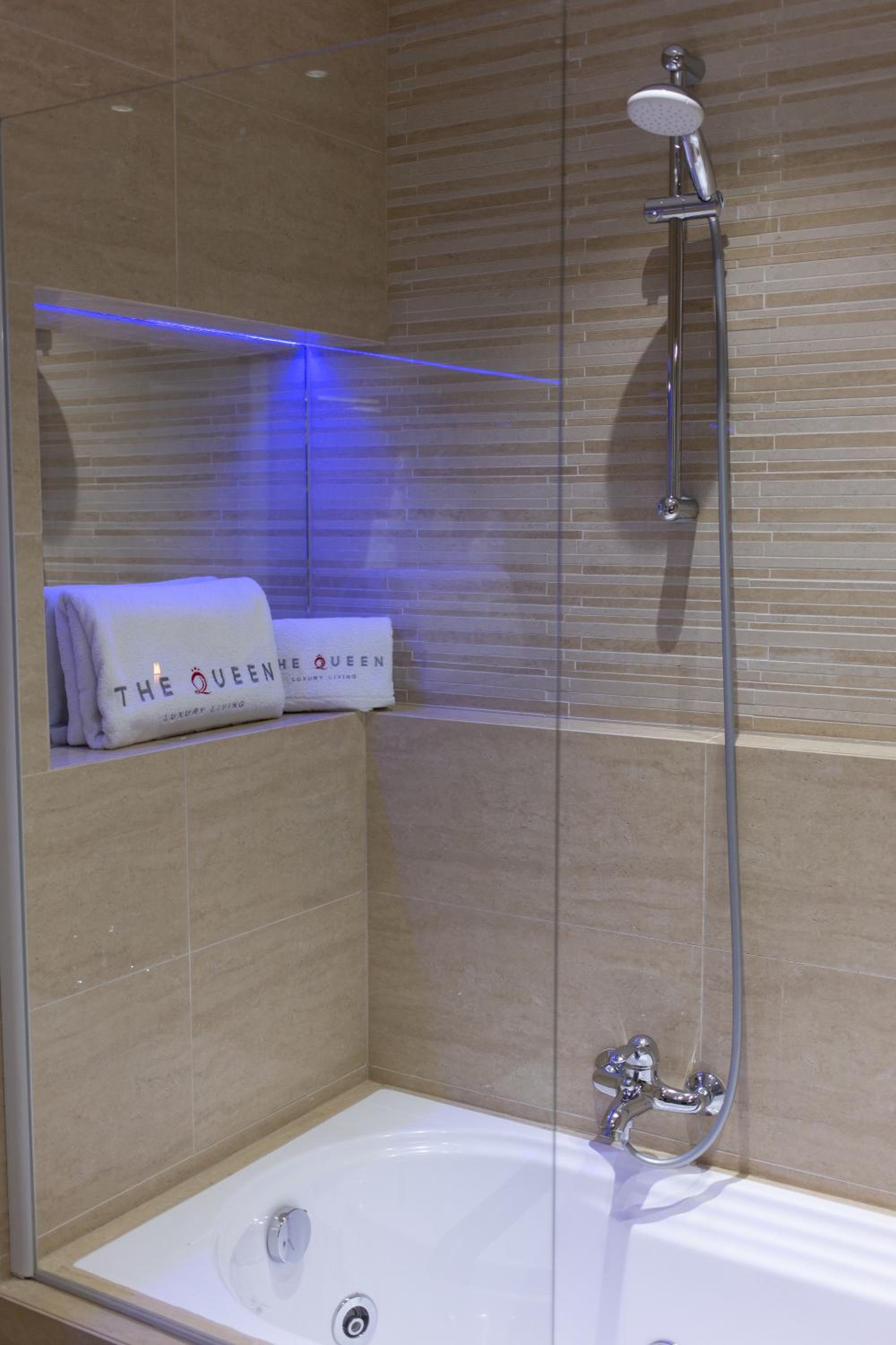 The Queen Luxury Apartments - Villa Carlotta