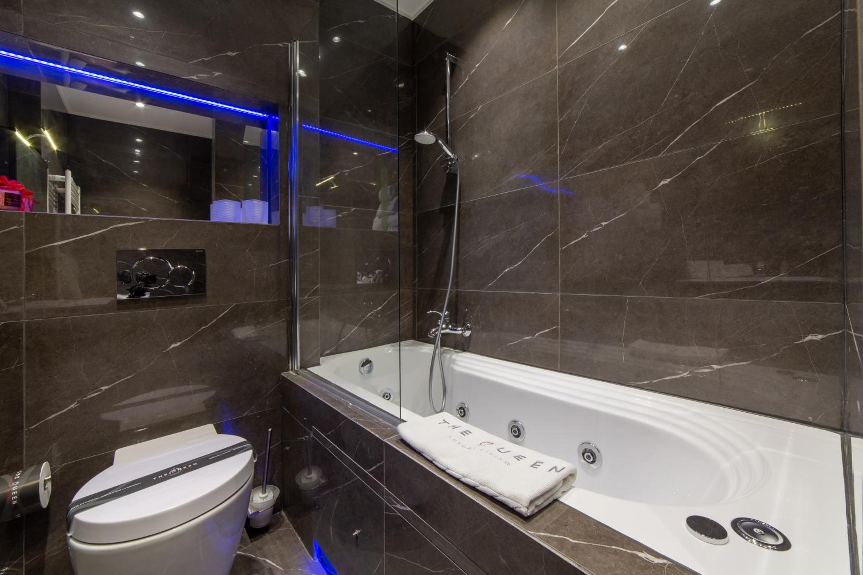 The Queen Luxury Apartments - Villa Carlotta
