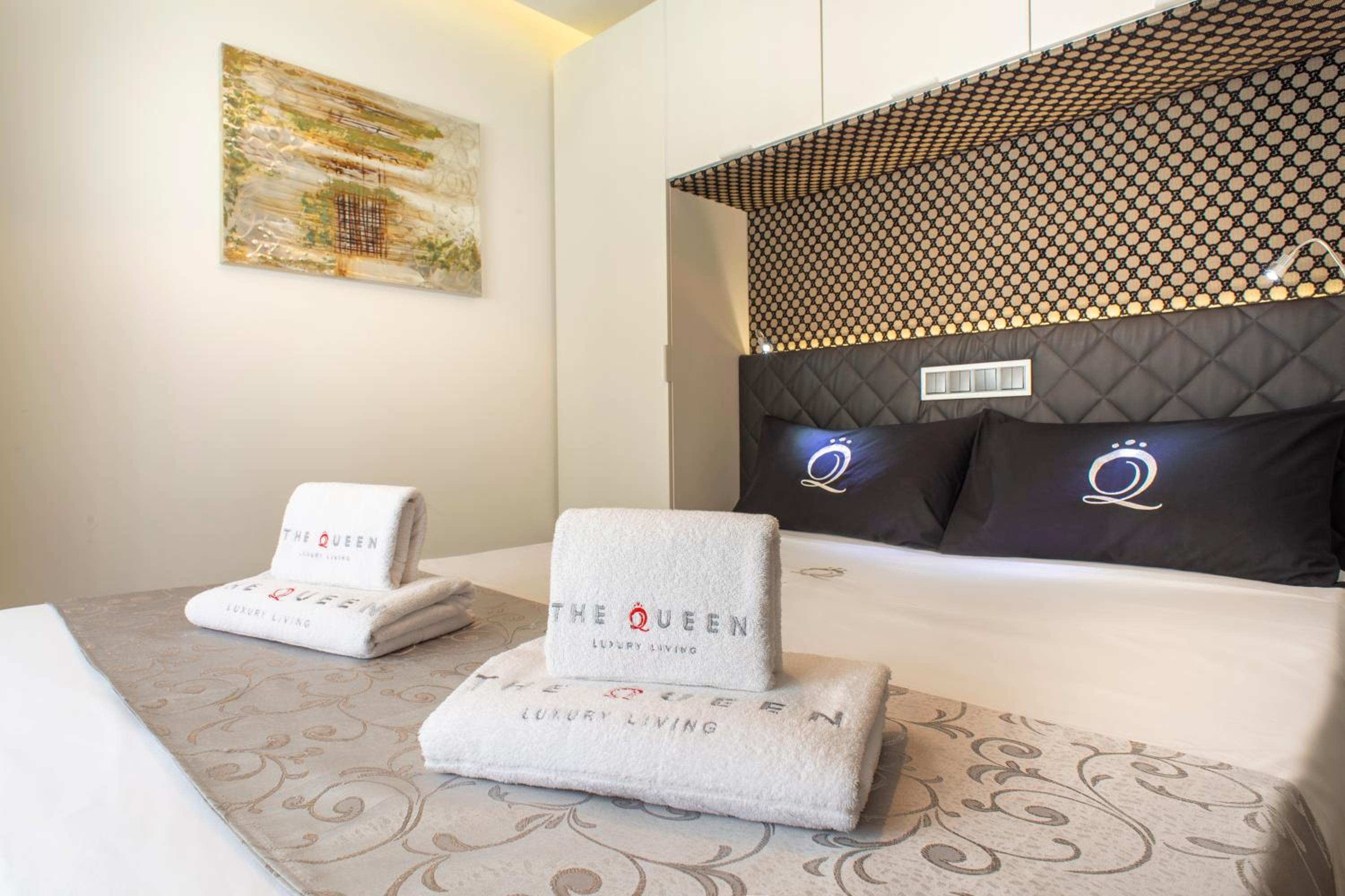 The Queen Luxury Apartments - Villa Carlotta