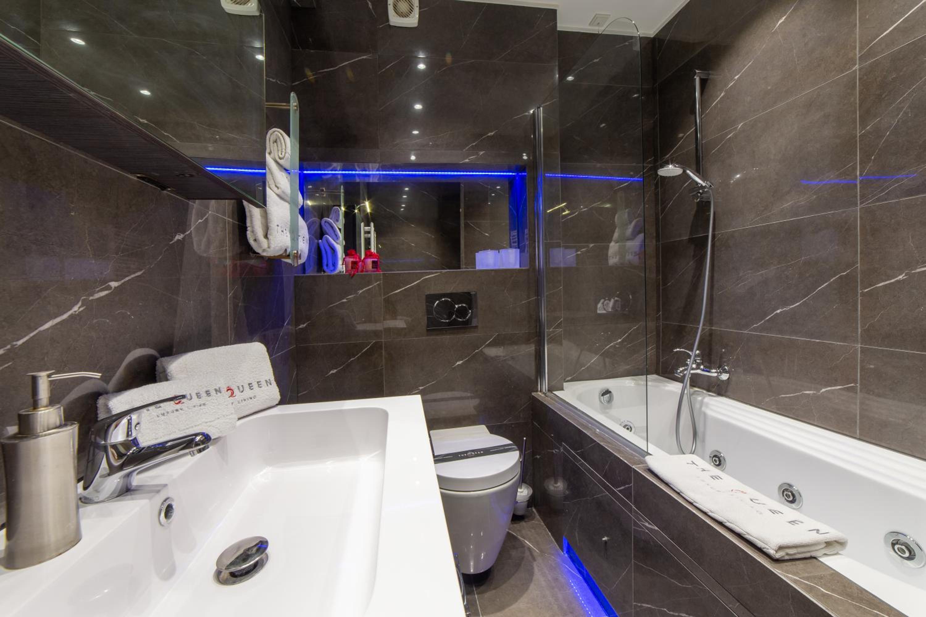 The Queen Luxury Apartments - Villa Carlotta