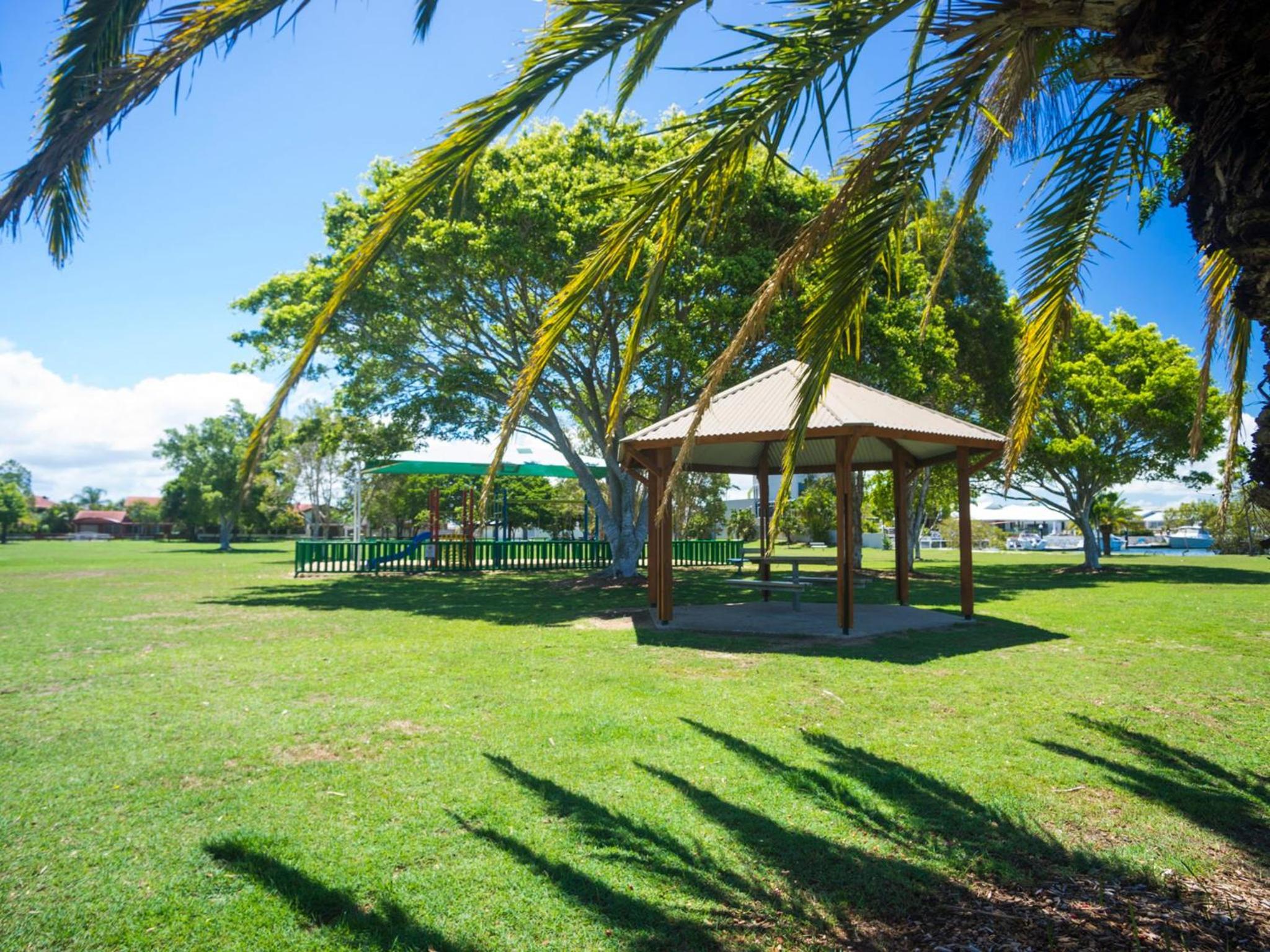 Broadwater Paradise - CoastHM