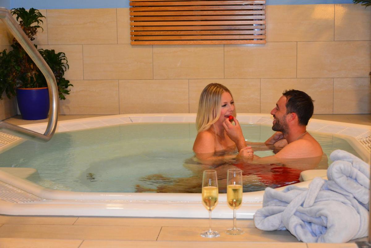 Jacuzzi