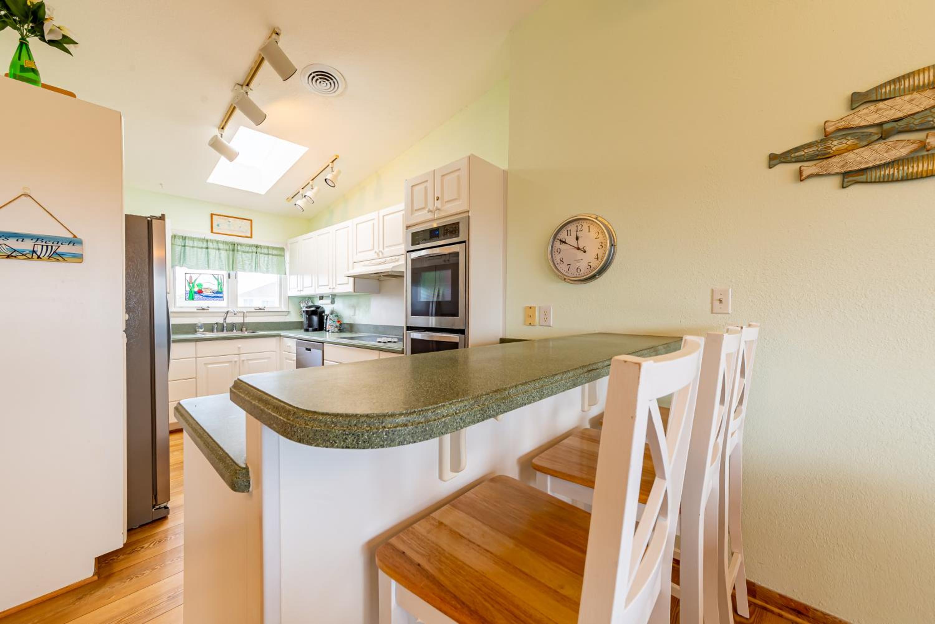 Duck R Way - Poteskeet, Ocean View, 260 Yds to Beach, Pool, Hot Tub, Walk to Downtown Duck view 4