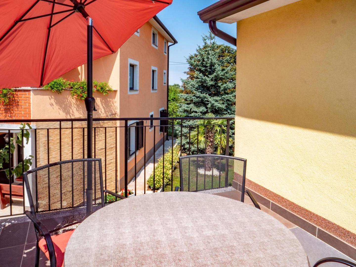 Studio Apartment Gianni view 5