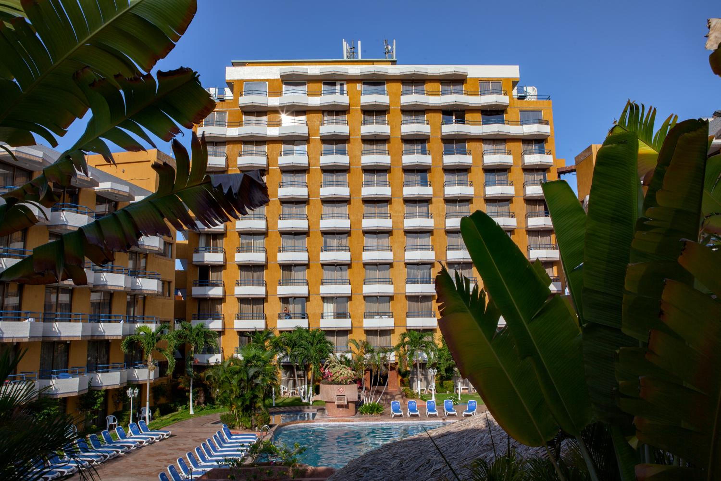 Hotel Margarita Dynasty - Photo 9