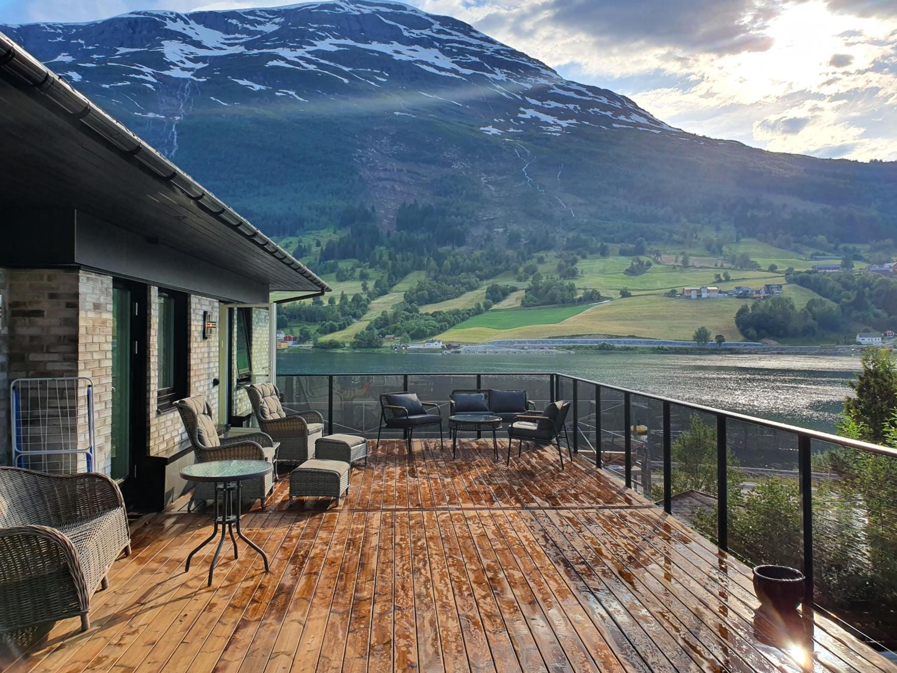 Hotel Olden Panorama Apartments - Fjord view - High Standard - Image 1