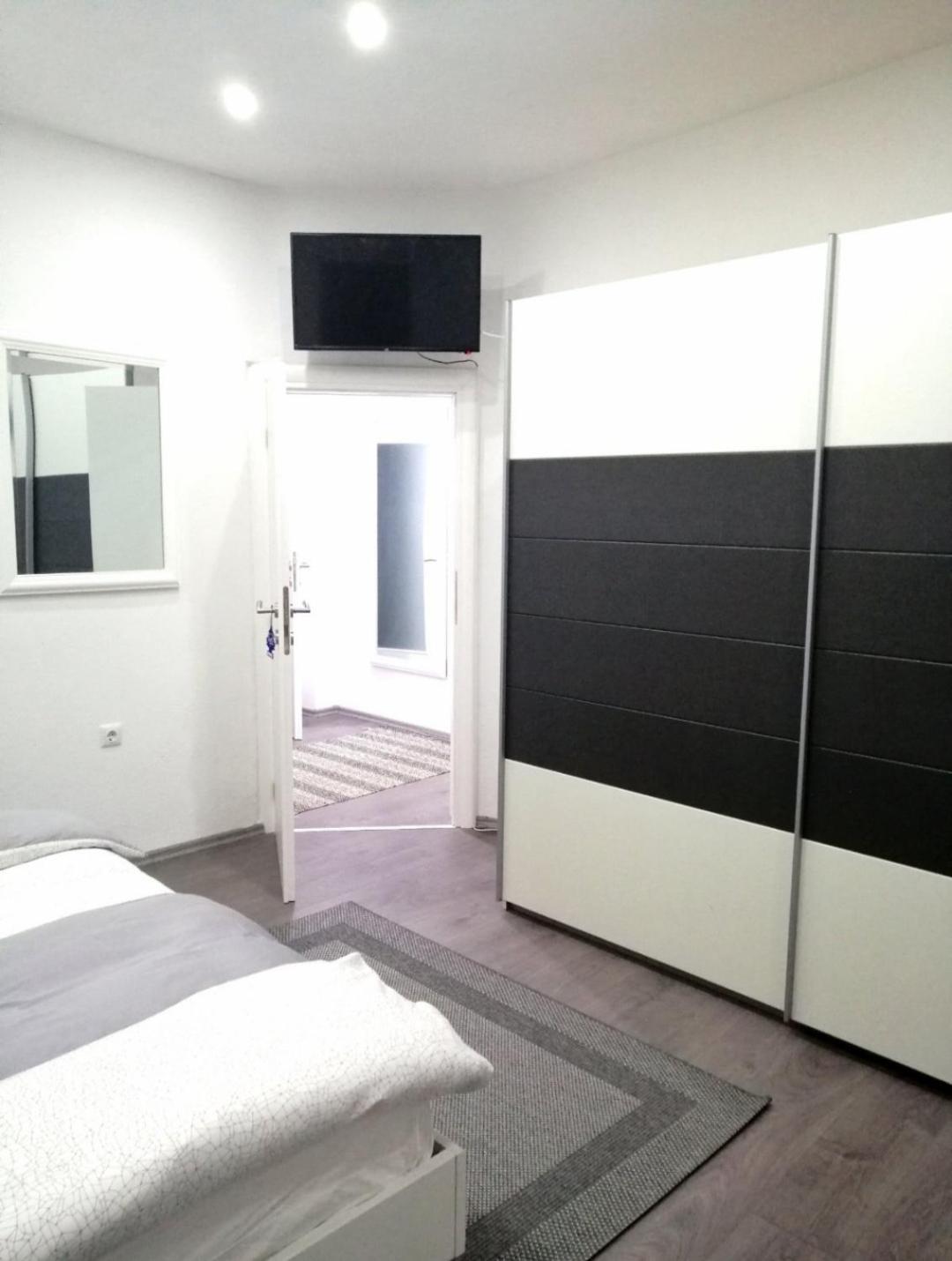 Apartman DIN