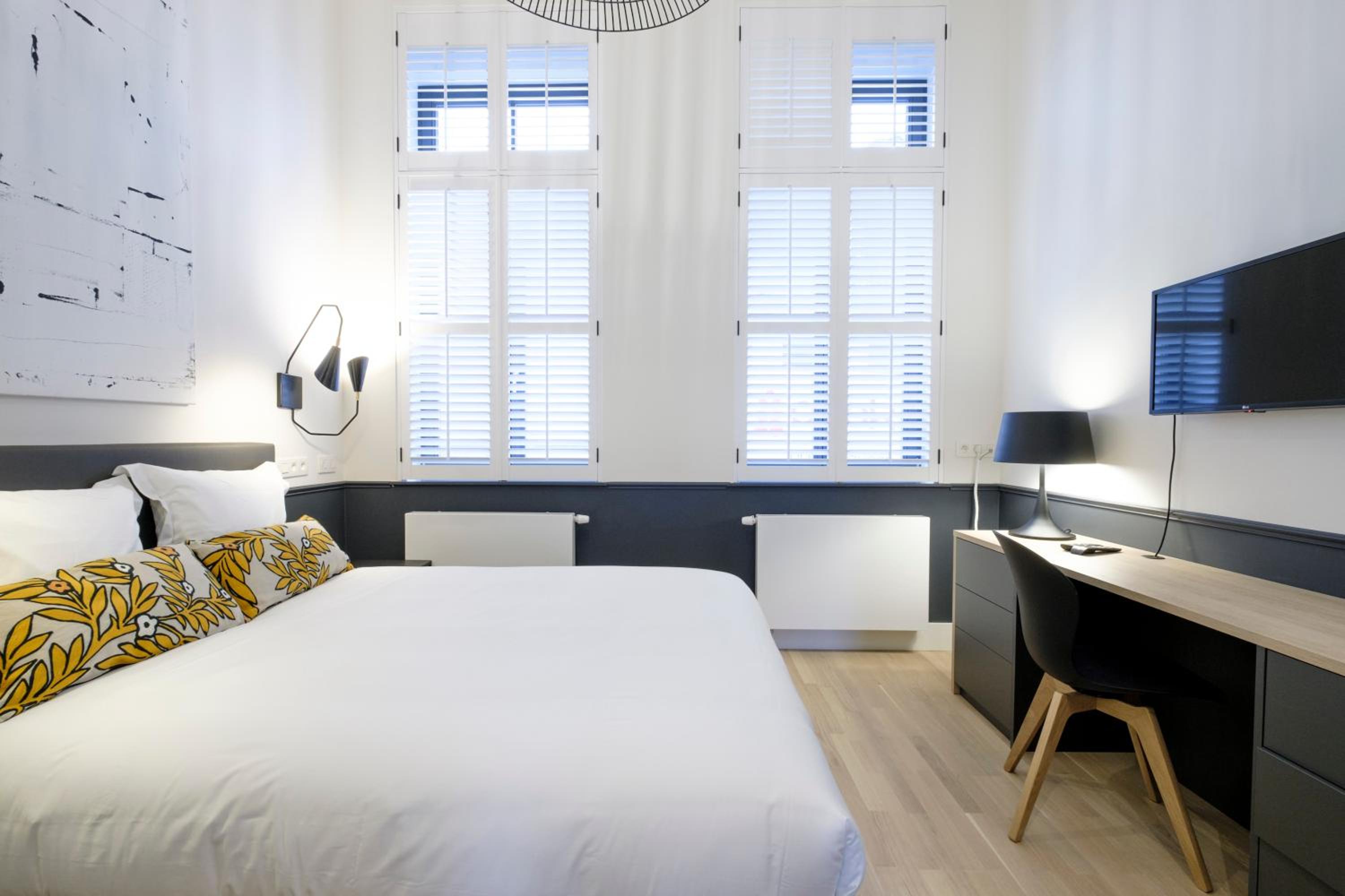 Fabulous apartments in Châtelain area view 5