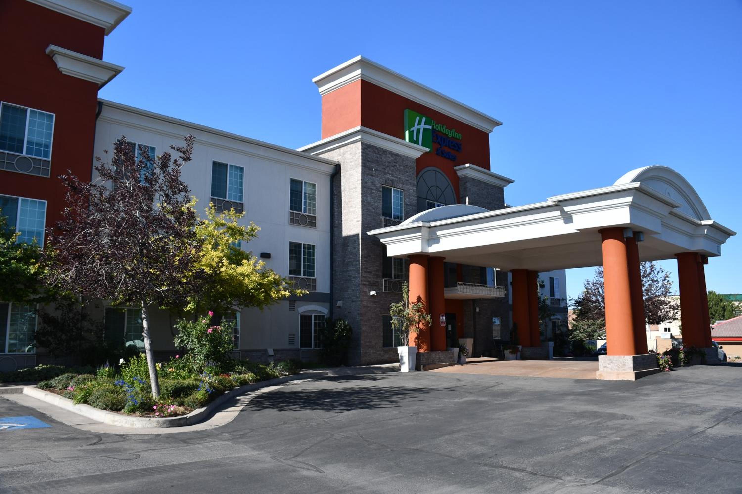 Evanston Vacations - Holiday Inn Express Hotel  Suites Evanston, an IHG Hotel - Property Image 4