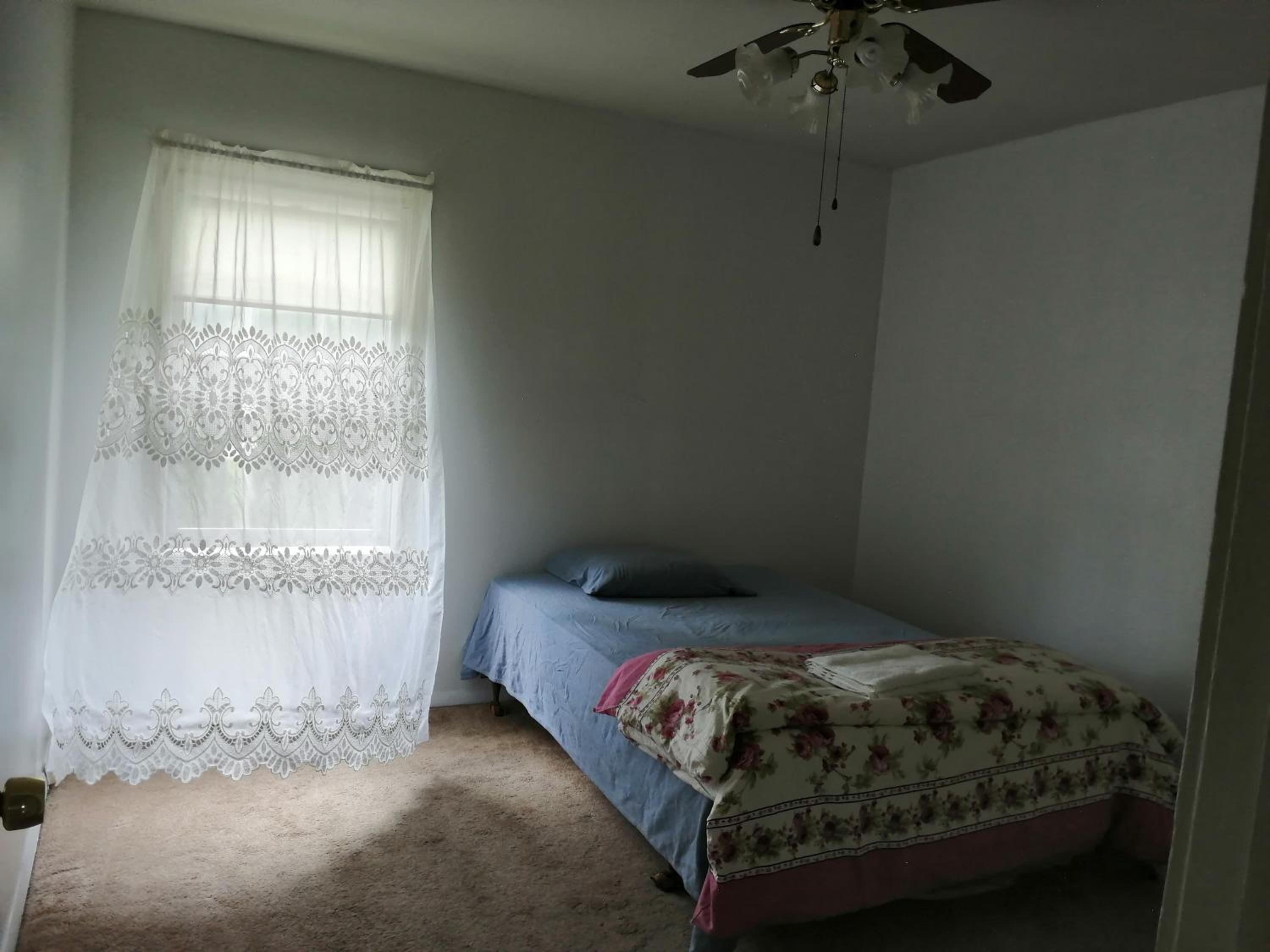 834 Happy Home -Peaceful Private RMs with Laundry