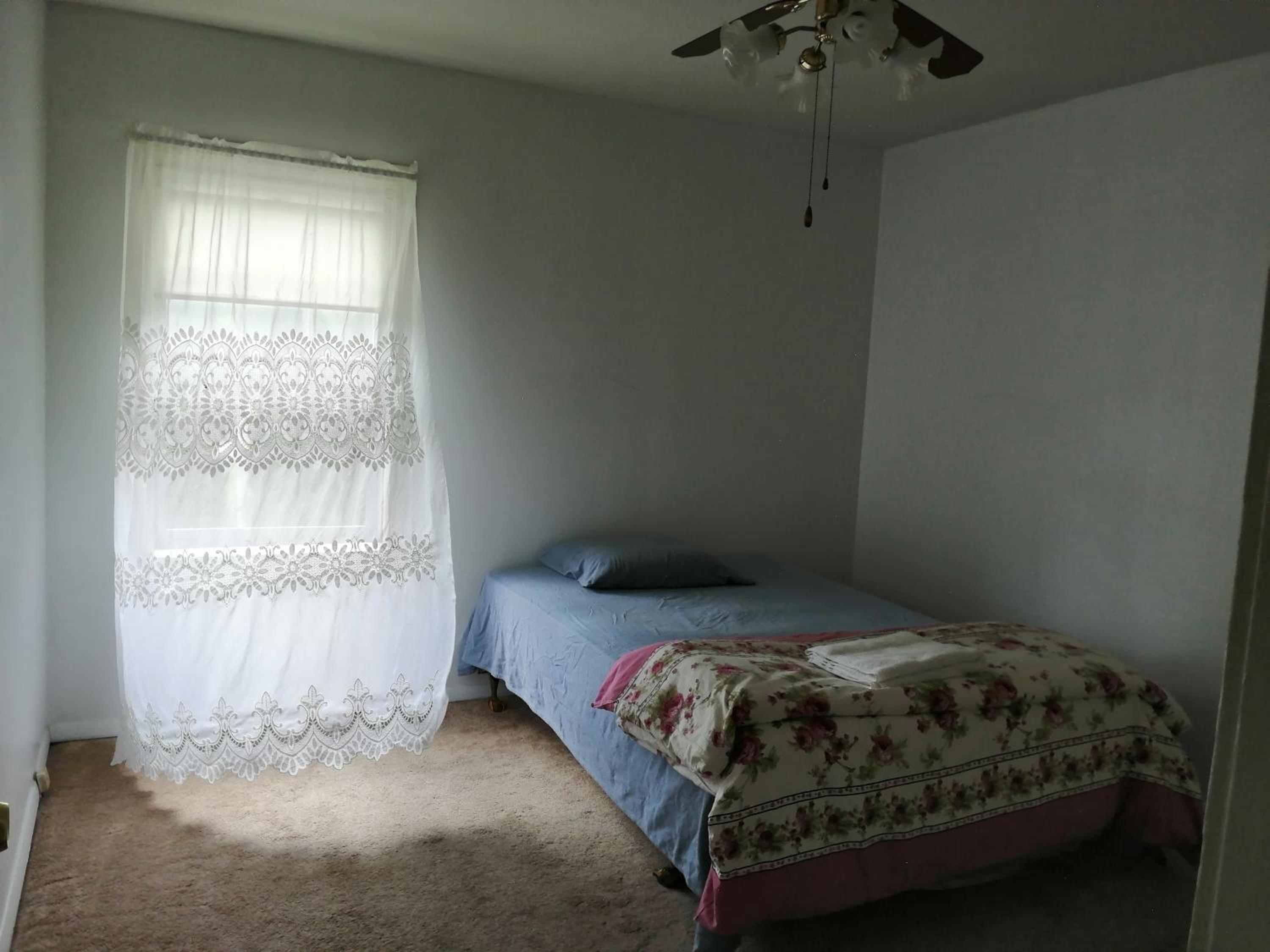 834 Happy Home -Peaceful Private RMs with Laundry