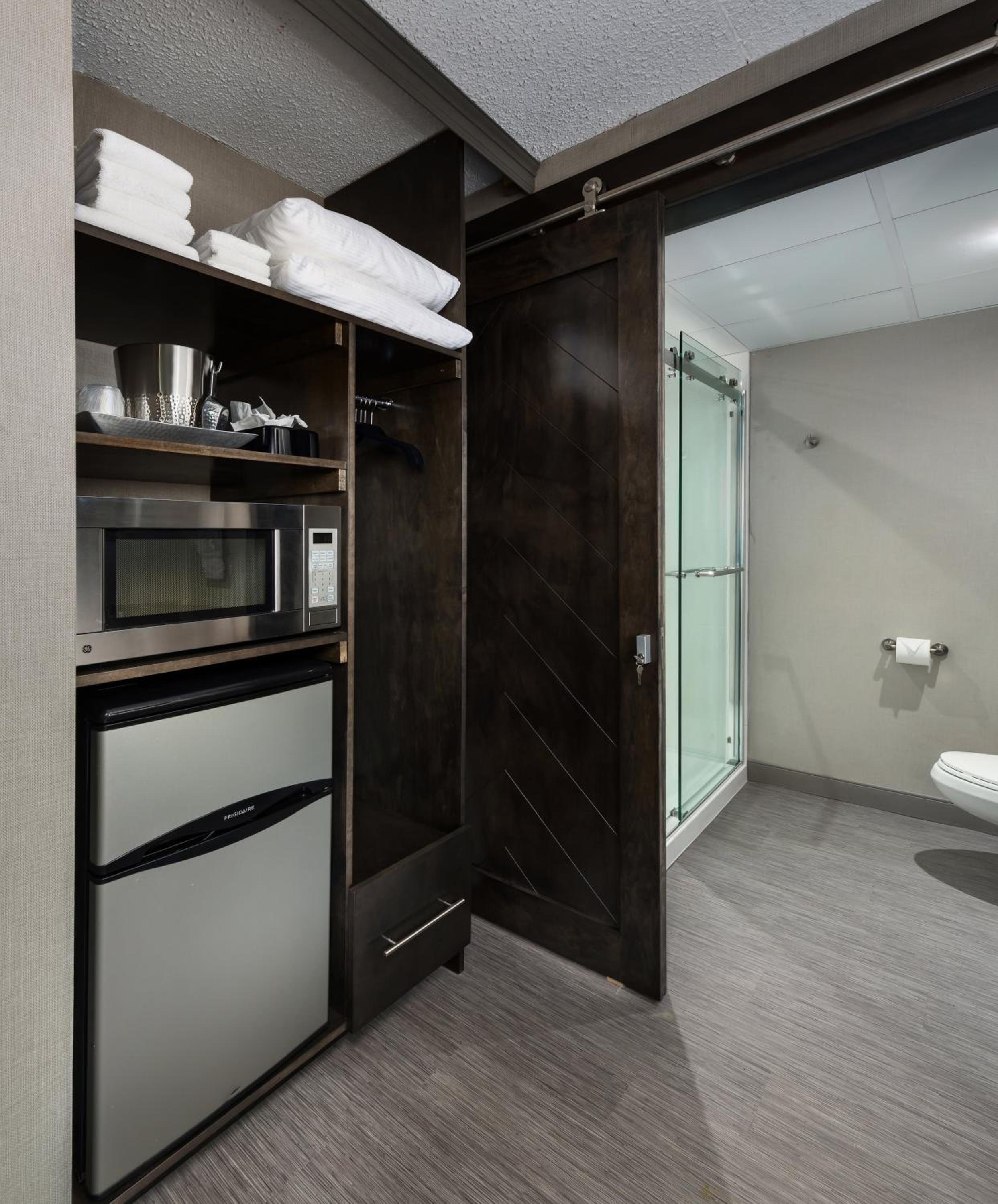 Bismarck Vacations - Bismarck Hotel and Conference Center - Property Image 12