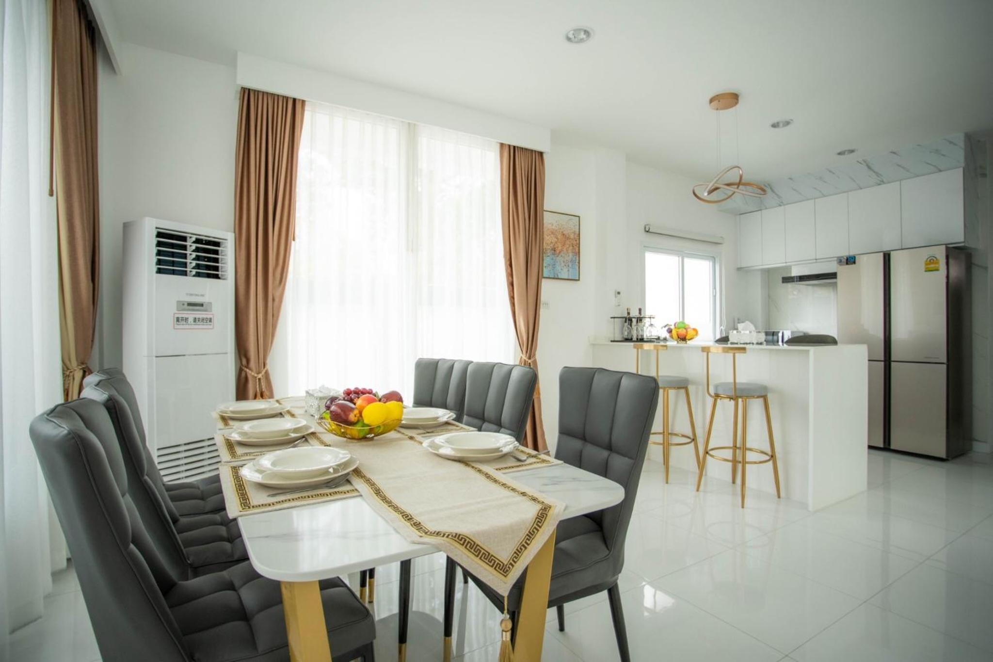 KW pool villa pattaya view 2